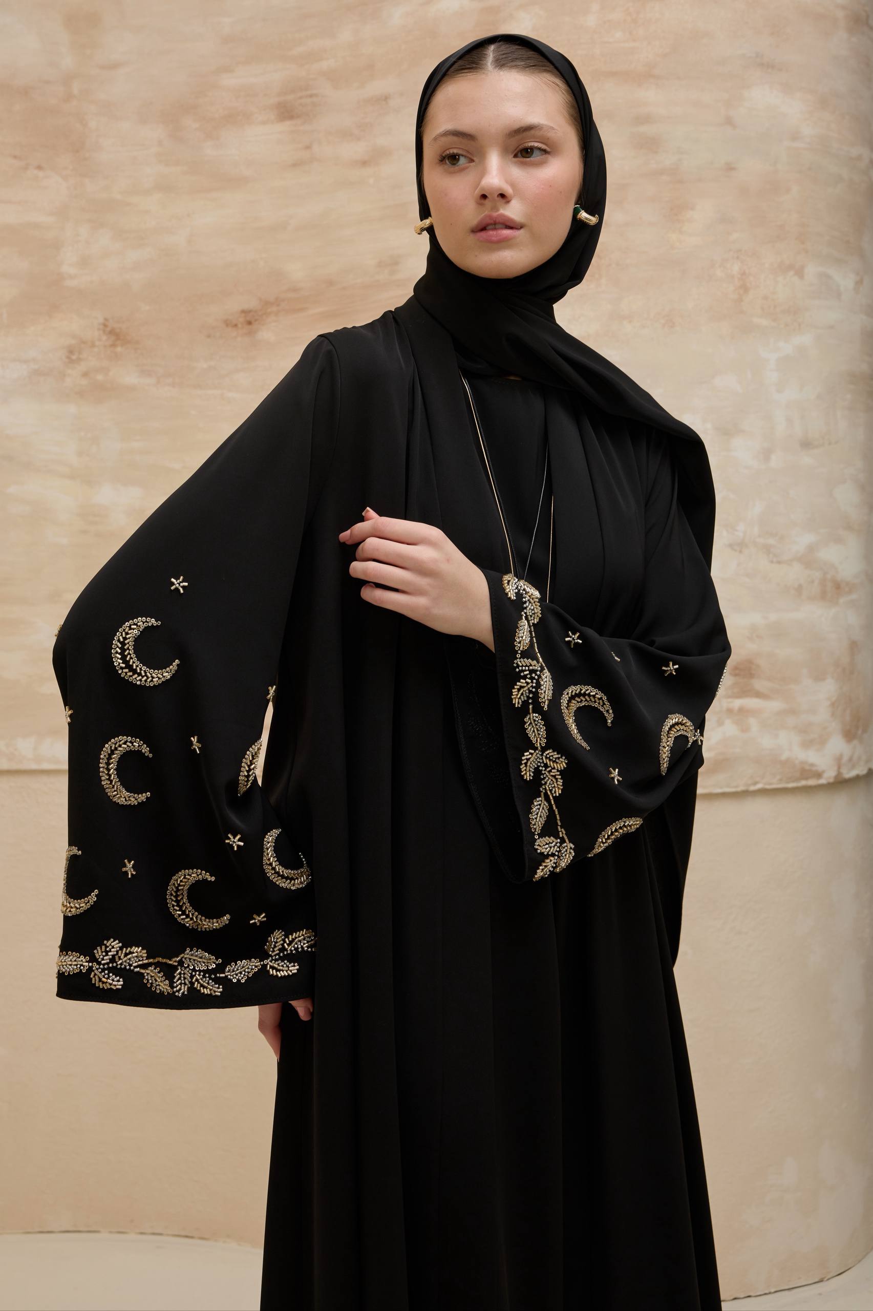 Crescent Nightfall | Hilal Nakışlı Abaya Takımı