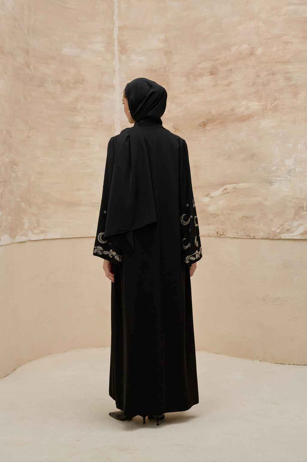 Crescent Nightfall | Hilal Nakışlı Abaya Takımı
