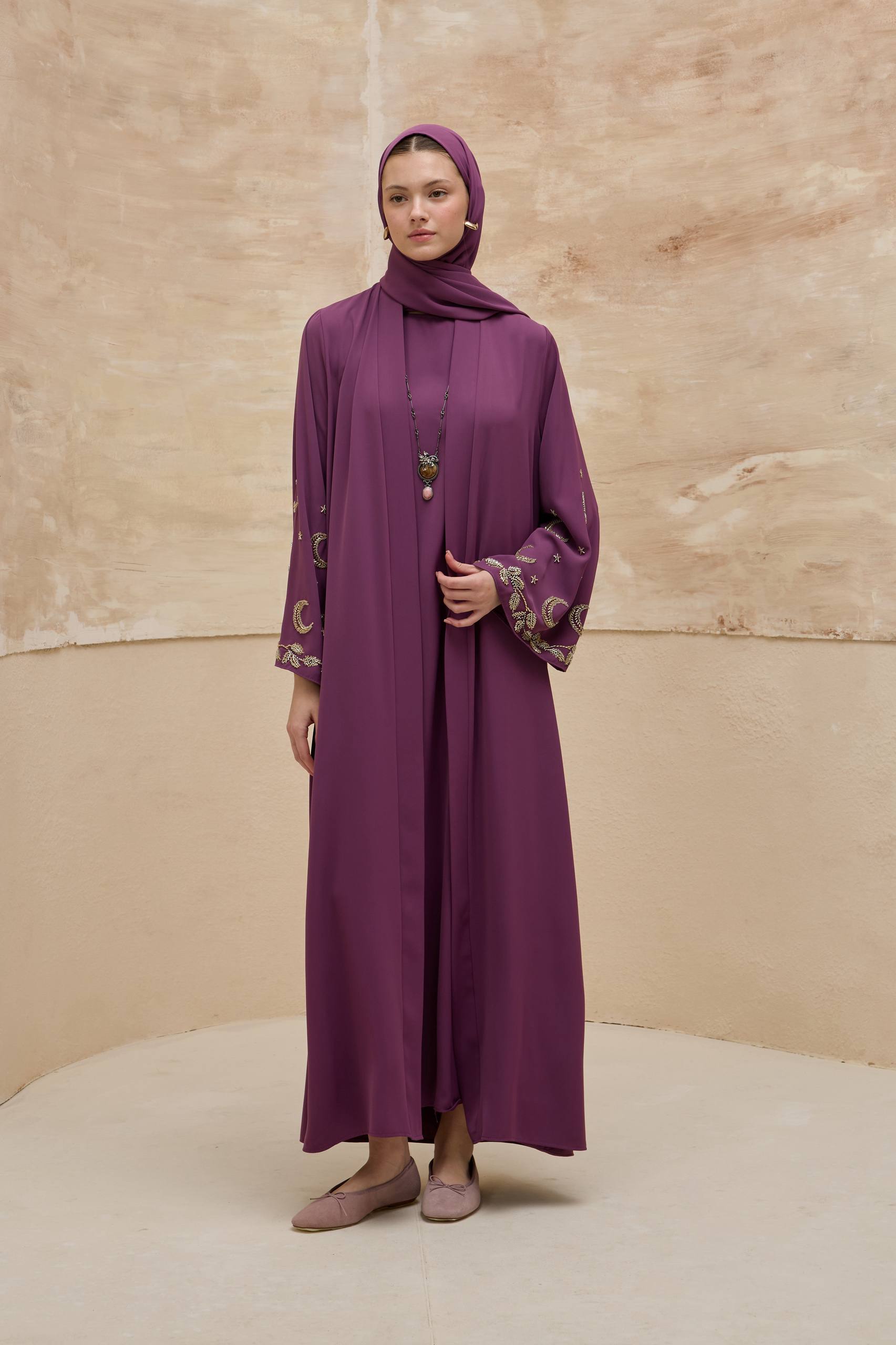 Crescent Nightfall | Hilal Nakışlı Abaya Takımı