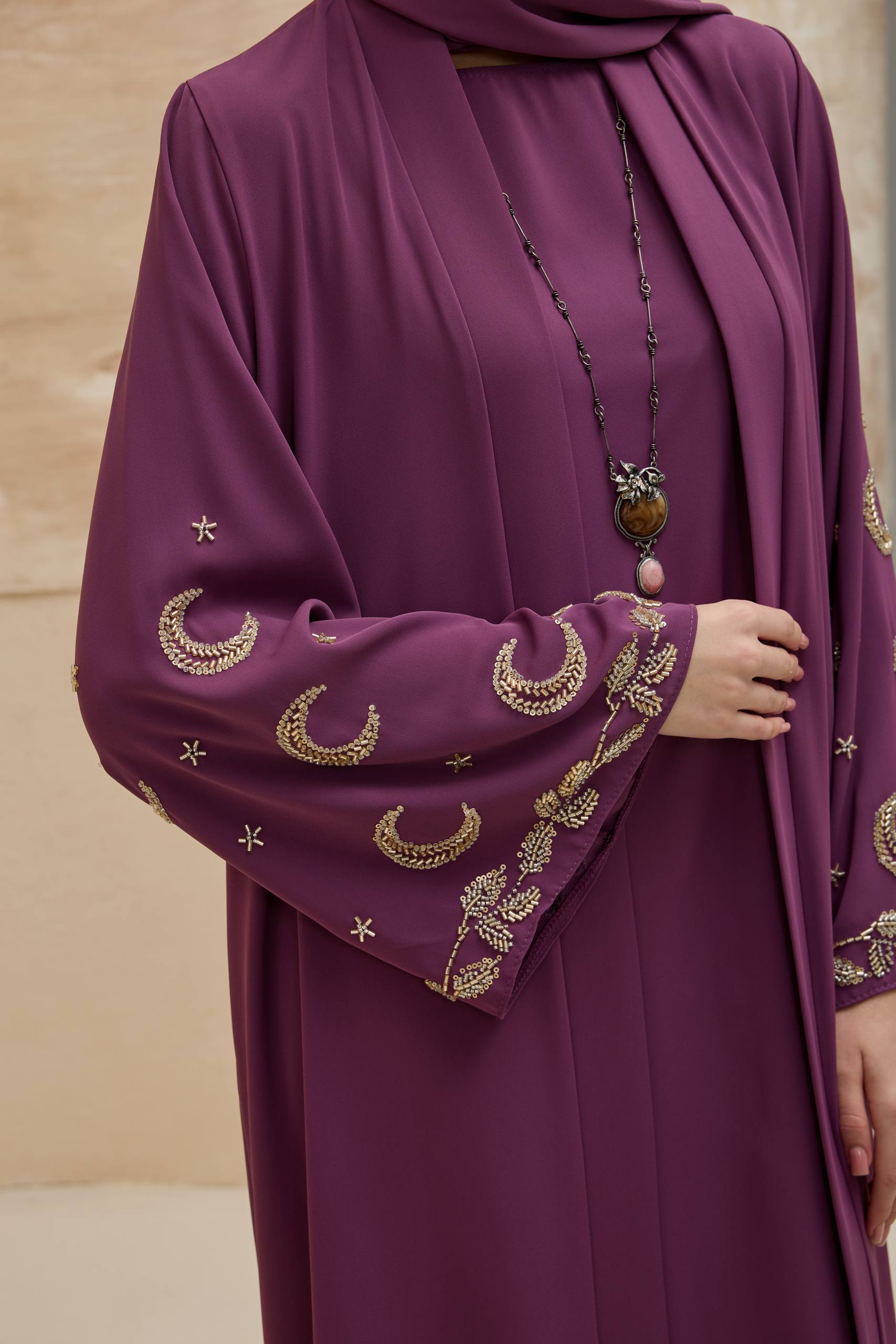 Crescent Nightfall | Hilal Nakışlı Abaya Takımı