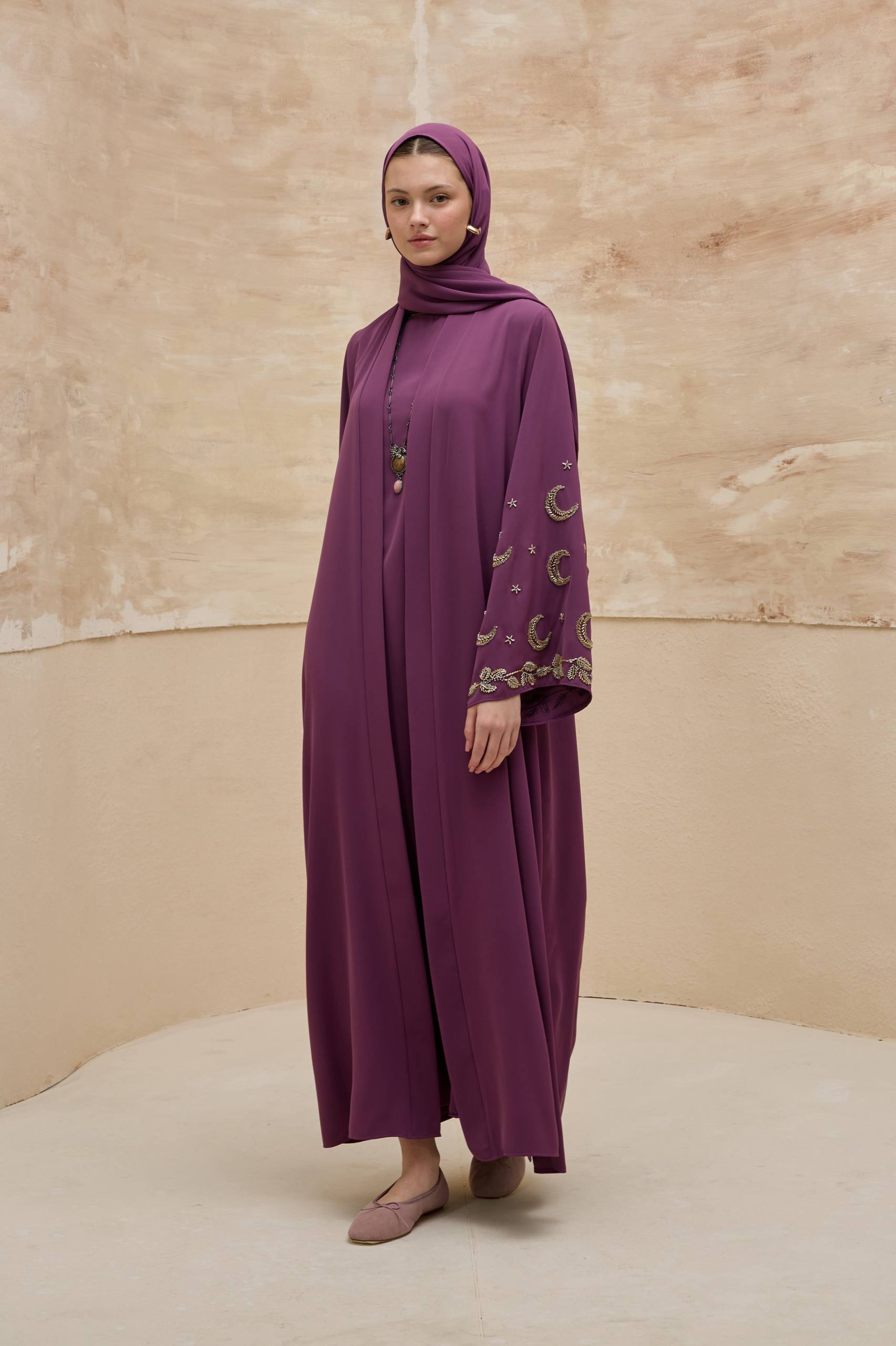 Crescent Nightfall | Hilal Nakışlı Abaya Takımı