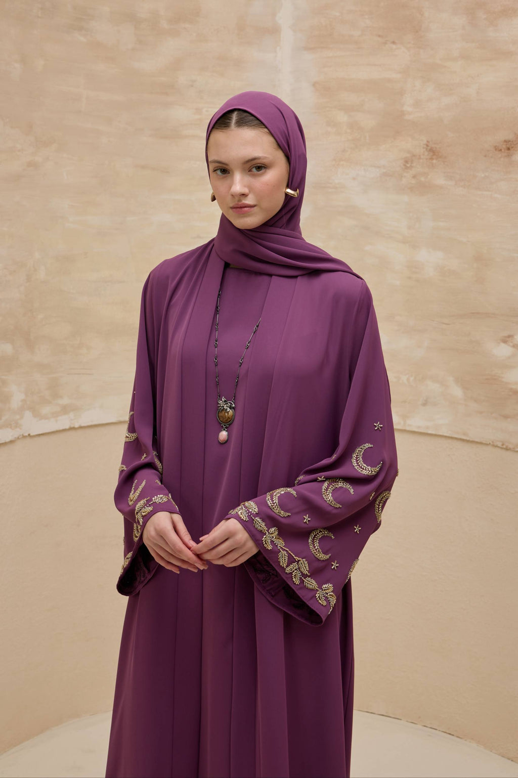 Crescent Nightfall | Hilal Nakışlı Abaya Takımı