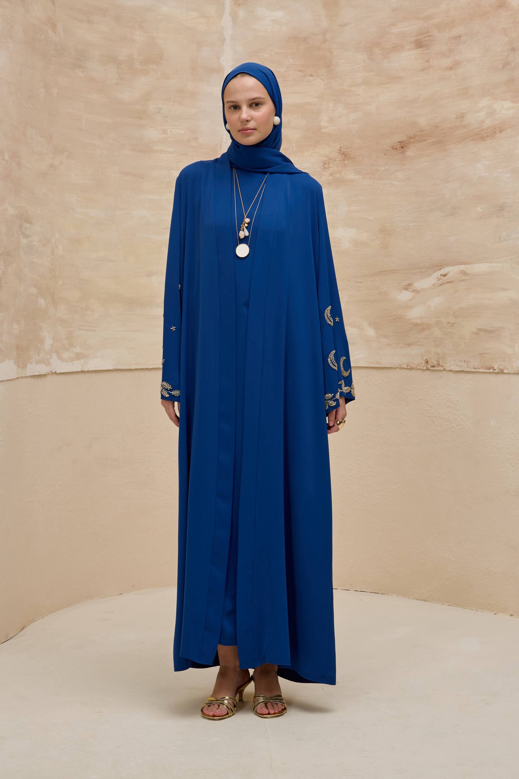 Crescent Nightfall | Hilal Nakışlı Abaya Takımı