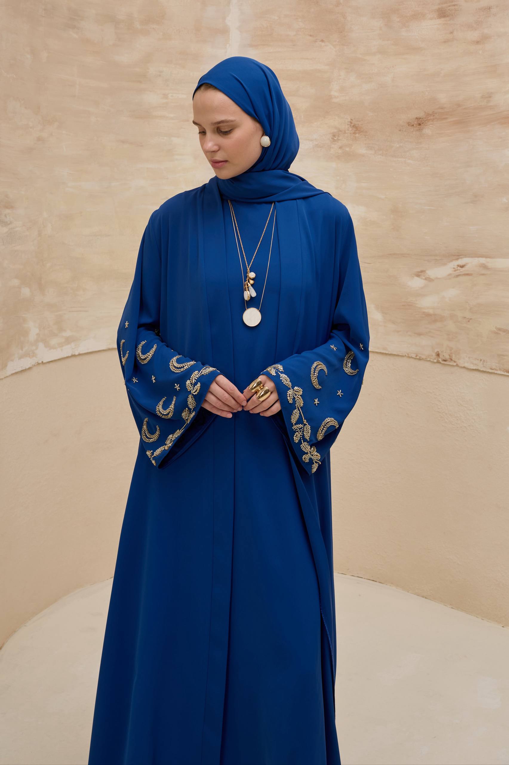 Crescent Nightfall | Hilal Nakışlı Abaya Takımı