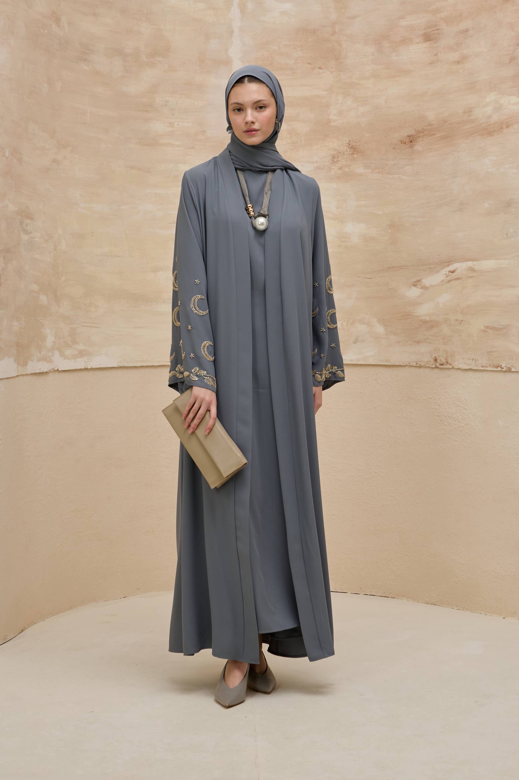 Crescent Nightfall | Hilal Nakışlı Abaya Takımı