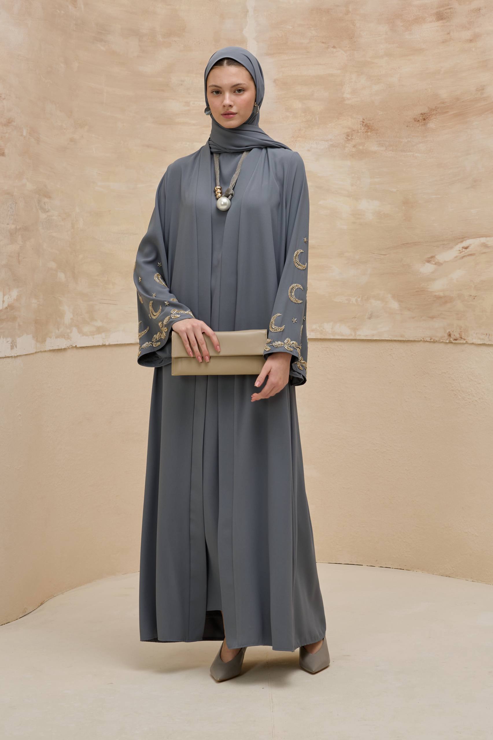 Crescent Nightfall | Hilal Nakışlı Abaya Takımı