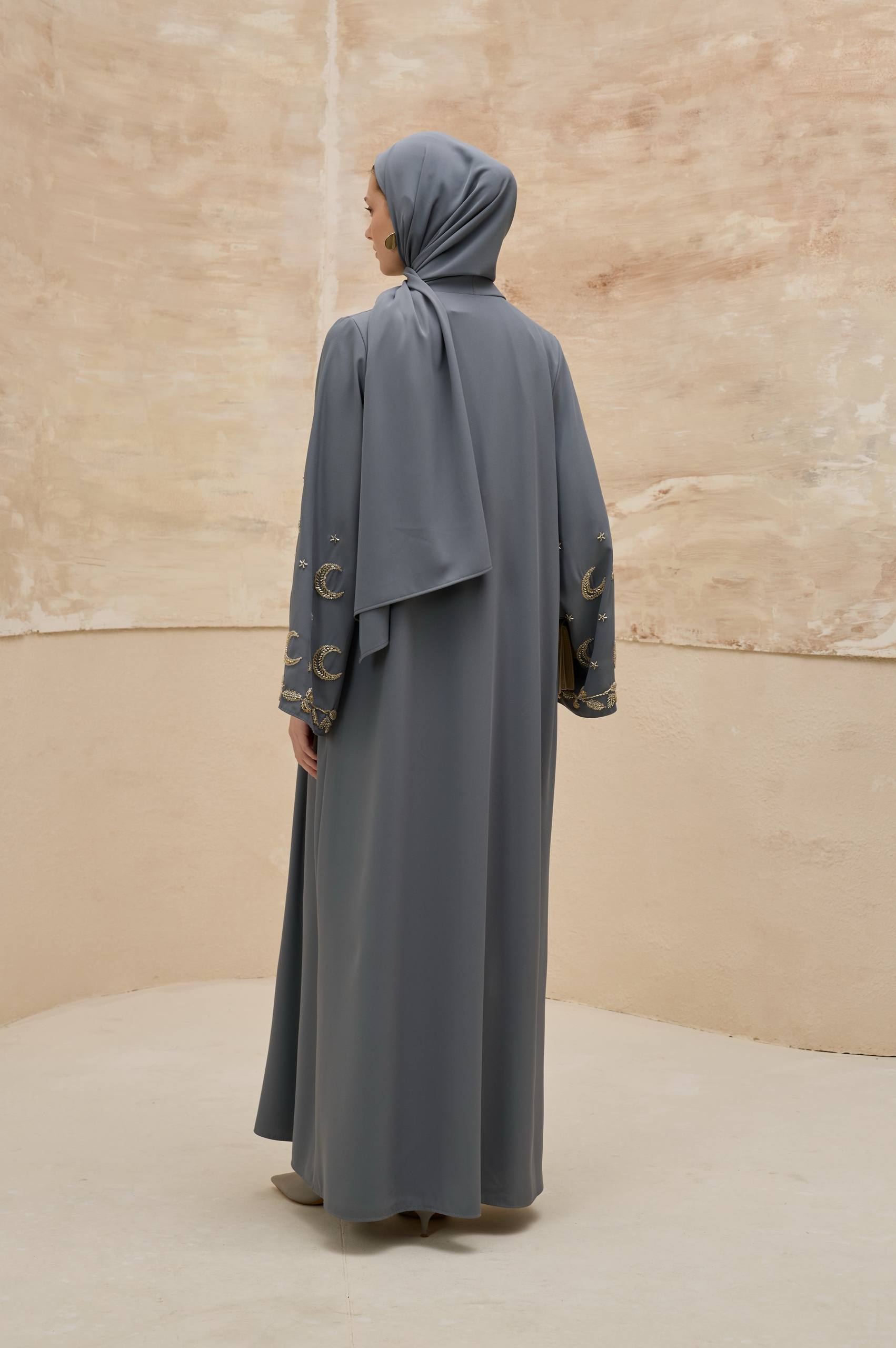 Crescent Nightfall | Hilal Nakışlı Abaya Takımı