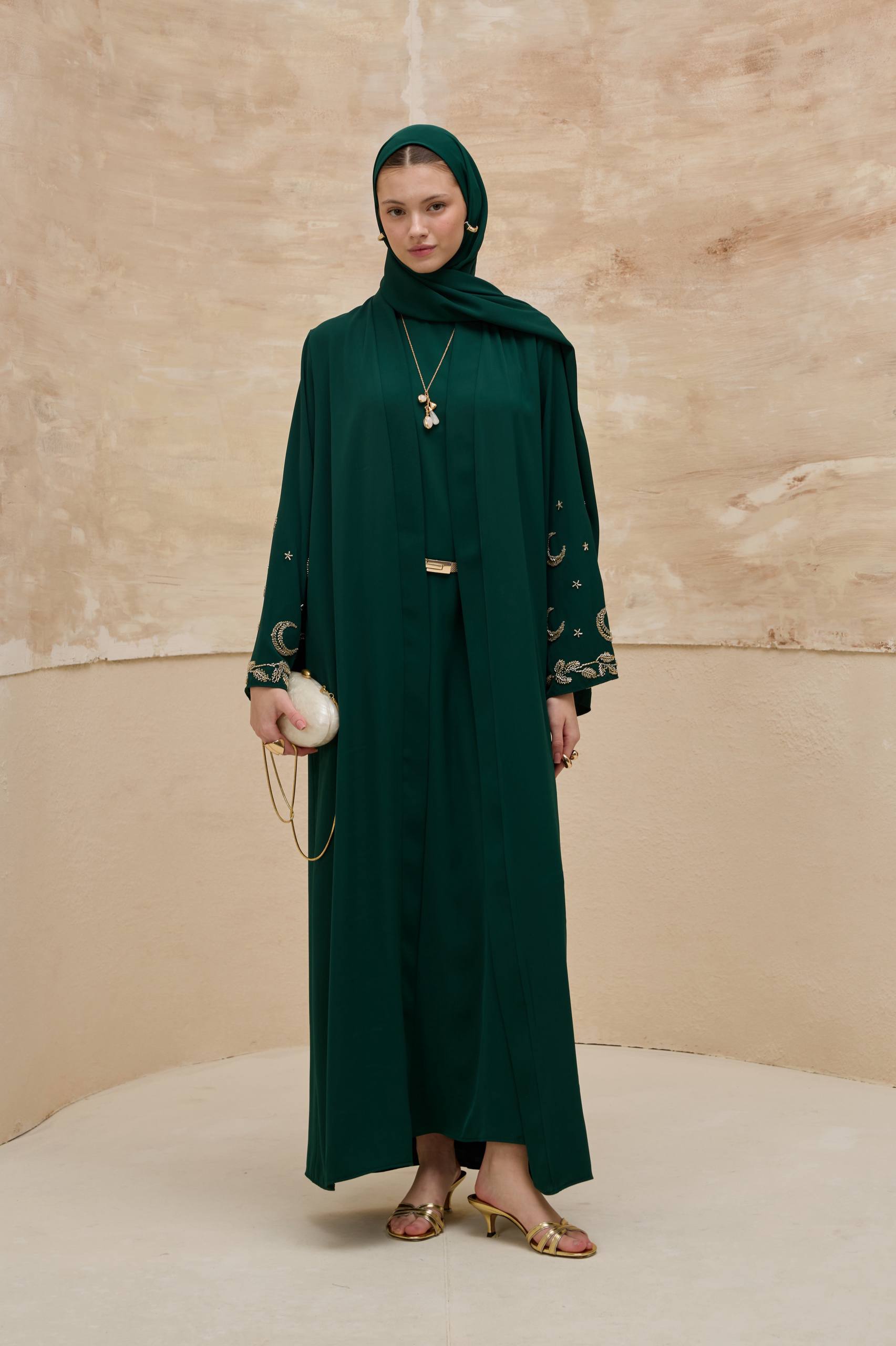 Crescent Nightfall | Hilal Nakışlı Abaya Takımı