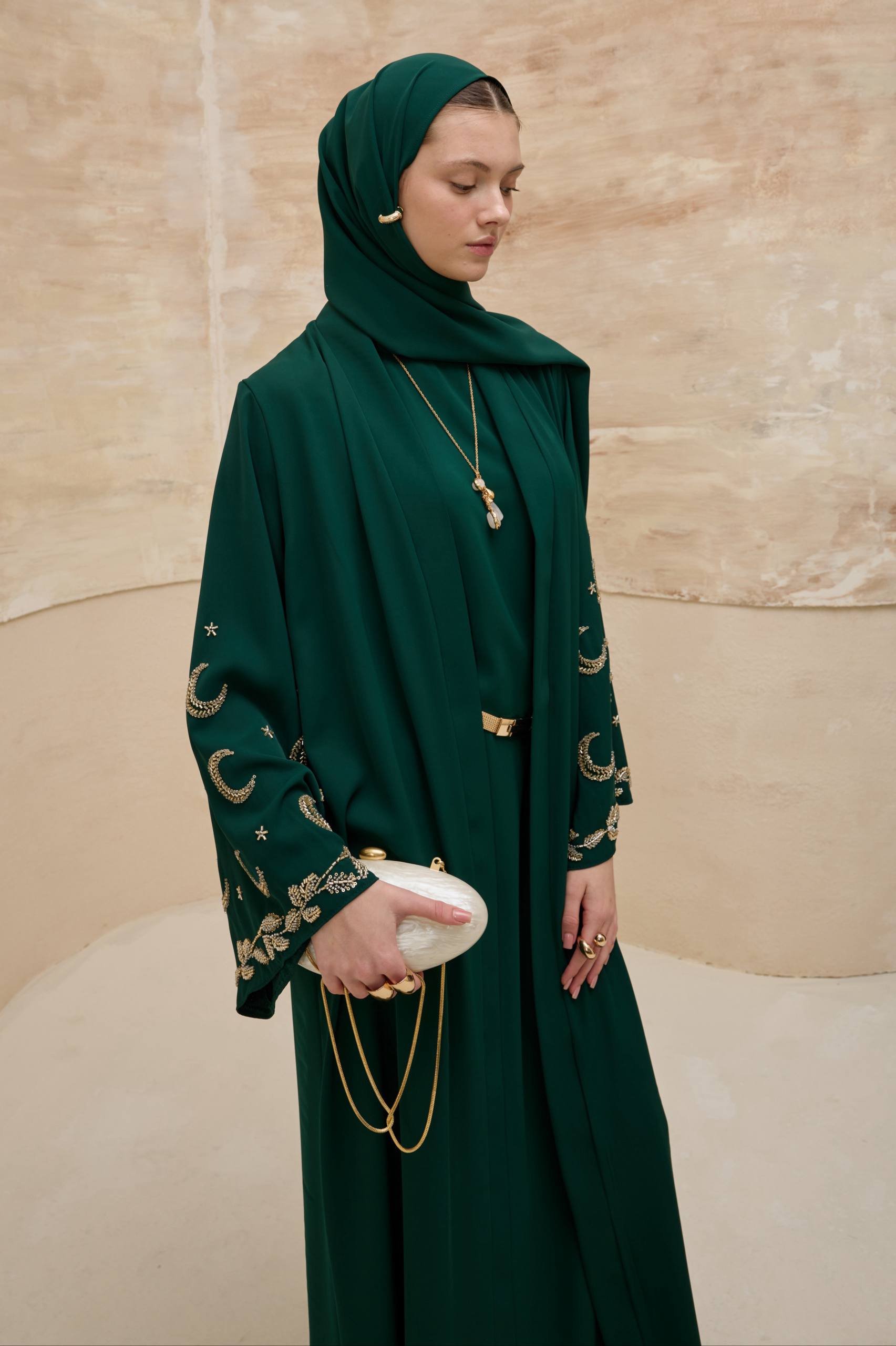 Crescent Nightfall | Hilal Nakışlı Abaya Takımı