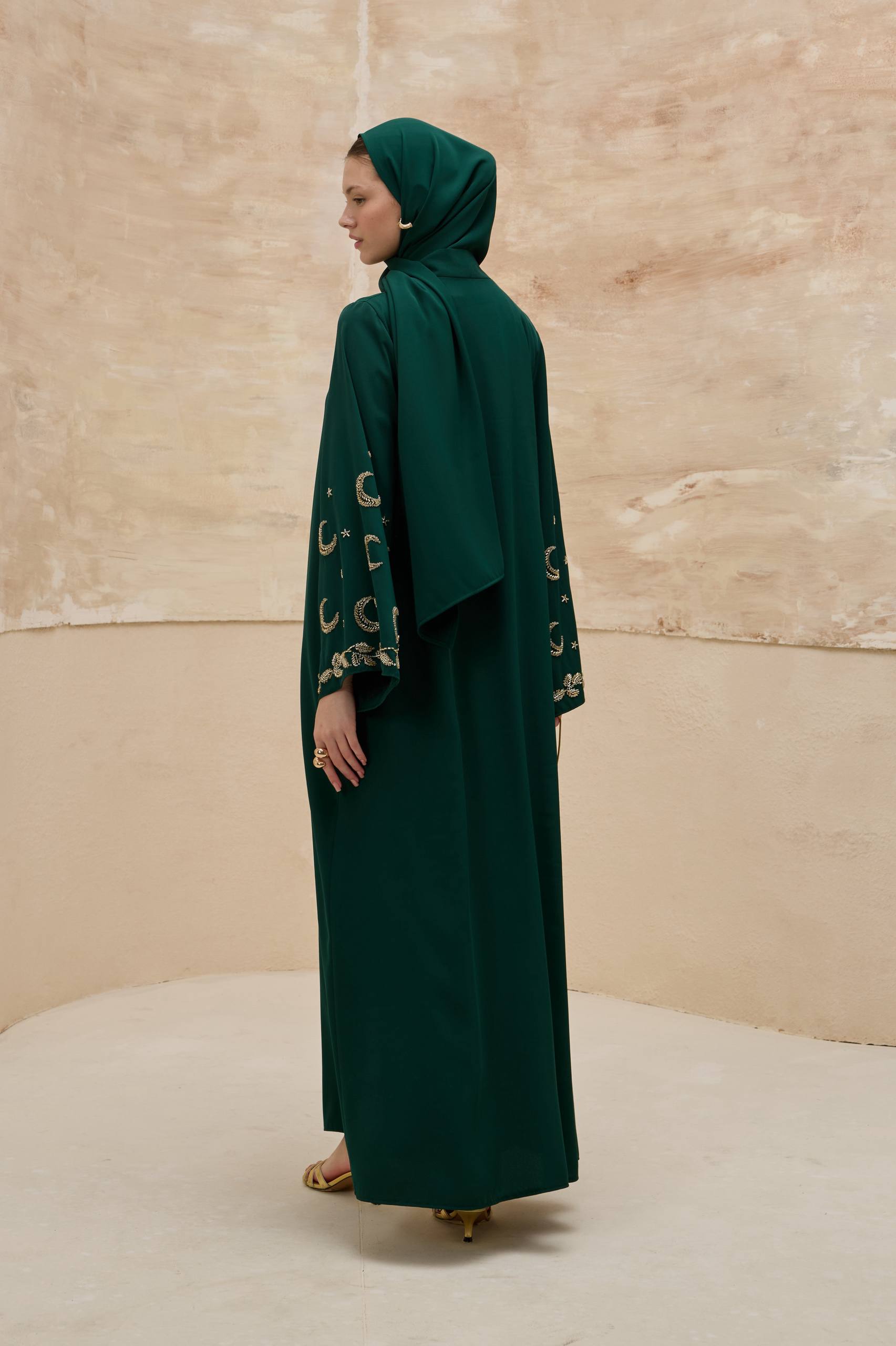 Crescent Nightfall | Hilal Nakışlı Abaya Takımı