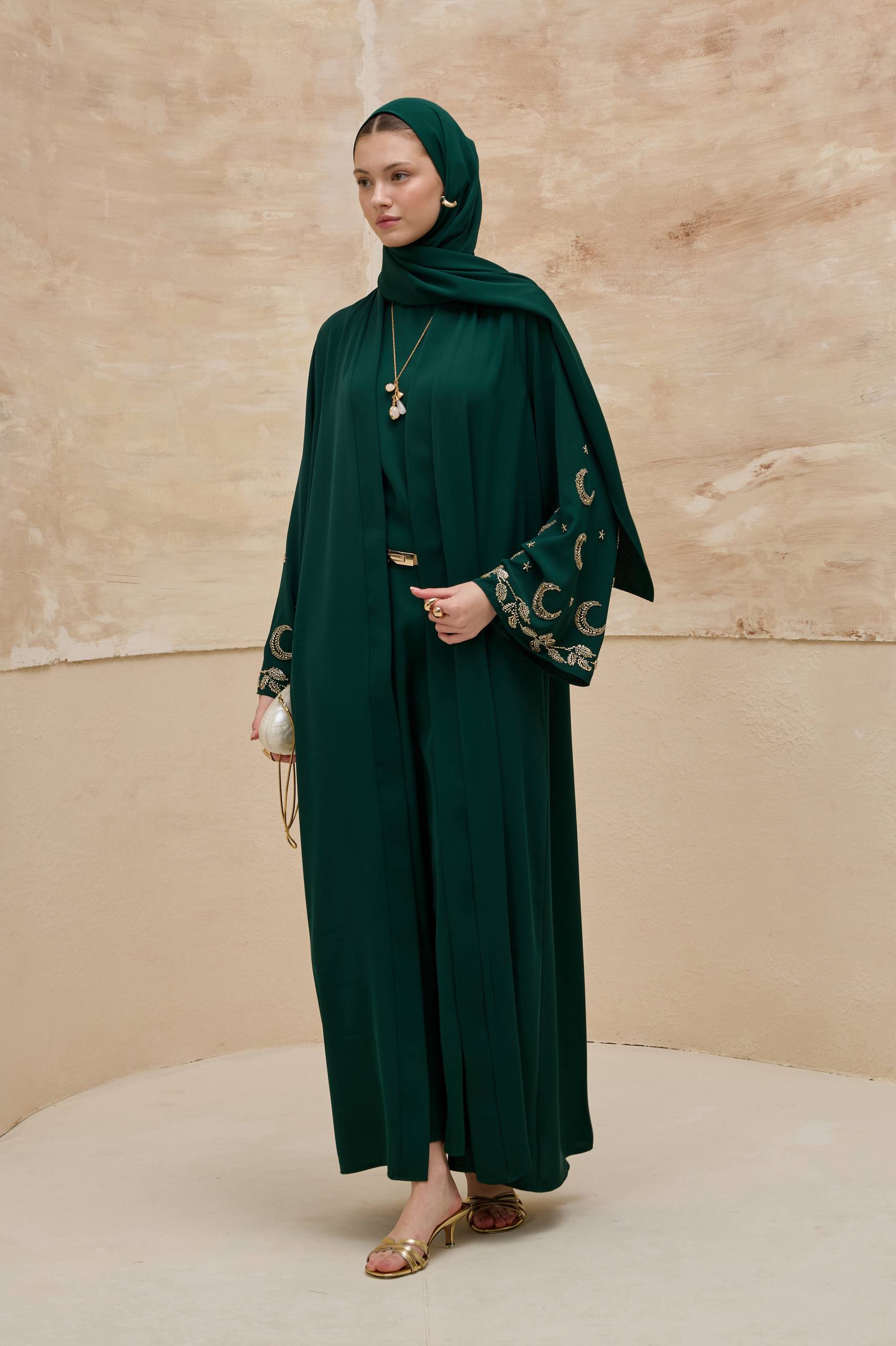 Crescent Nightfall | Hilal Nakışlı Abaya Takımı