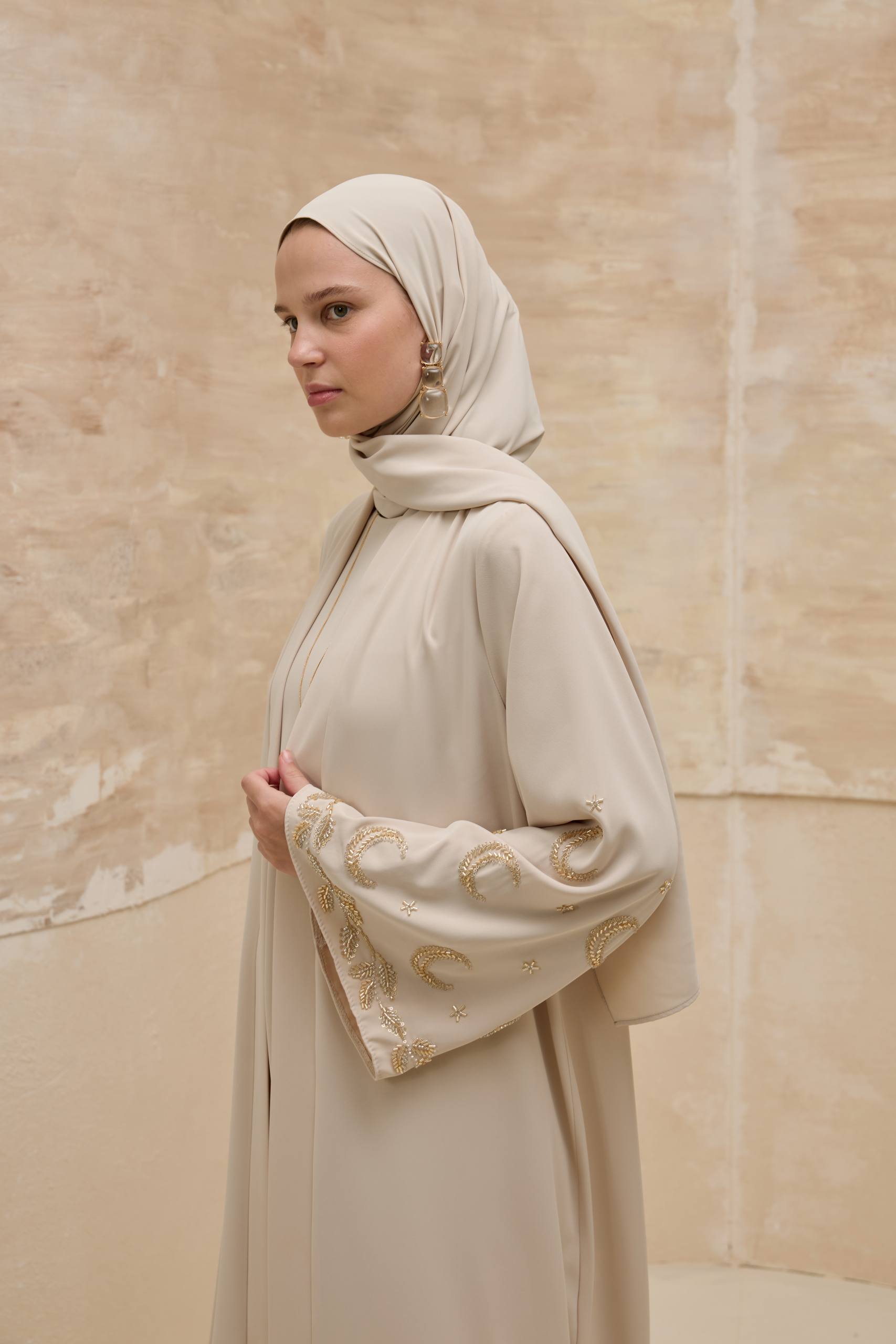 Crescent Nightfall | Hilal Nakışlı Abaya Takımı