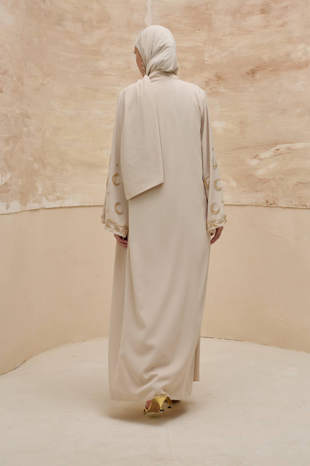 Crescent Nightfall | Hilal Nakışlı Abaya Takımı