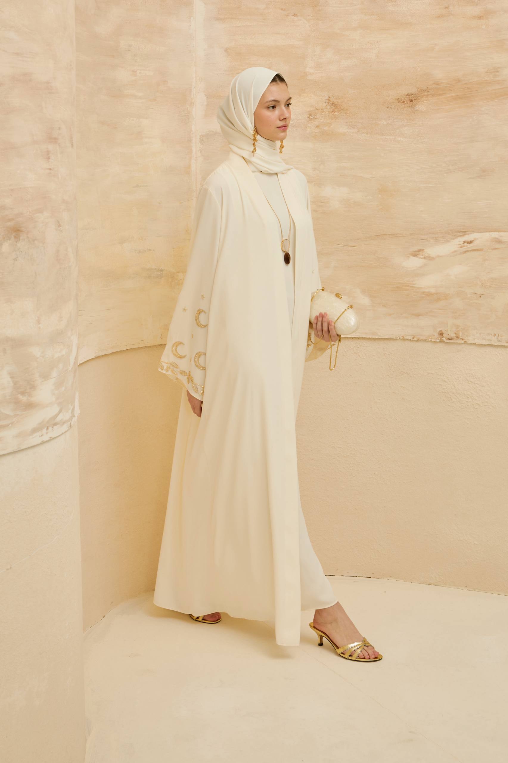 Crescent Nightfall | Hilal Nakışlı Abaya Takımı