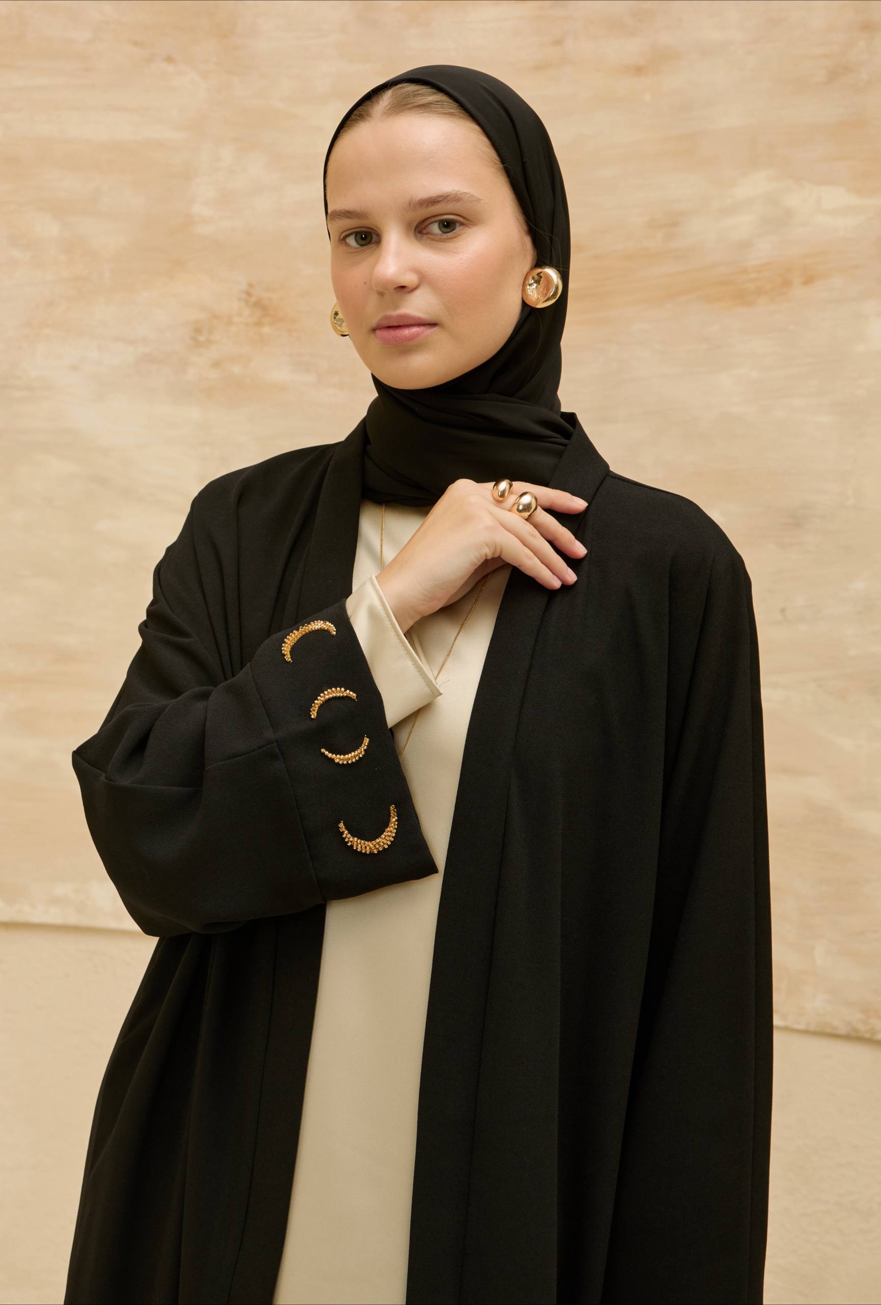 Lunar Halo | Ay Işıltılı Abaya