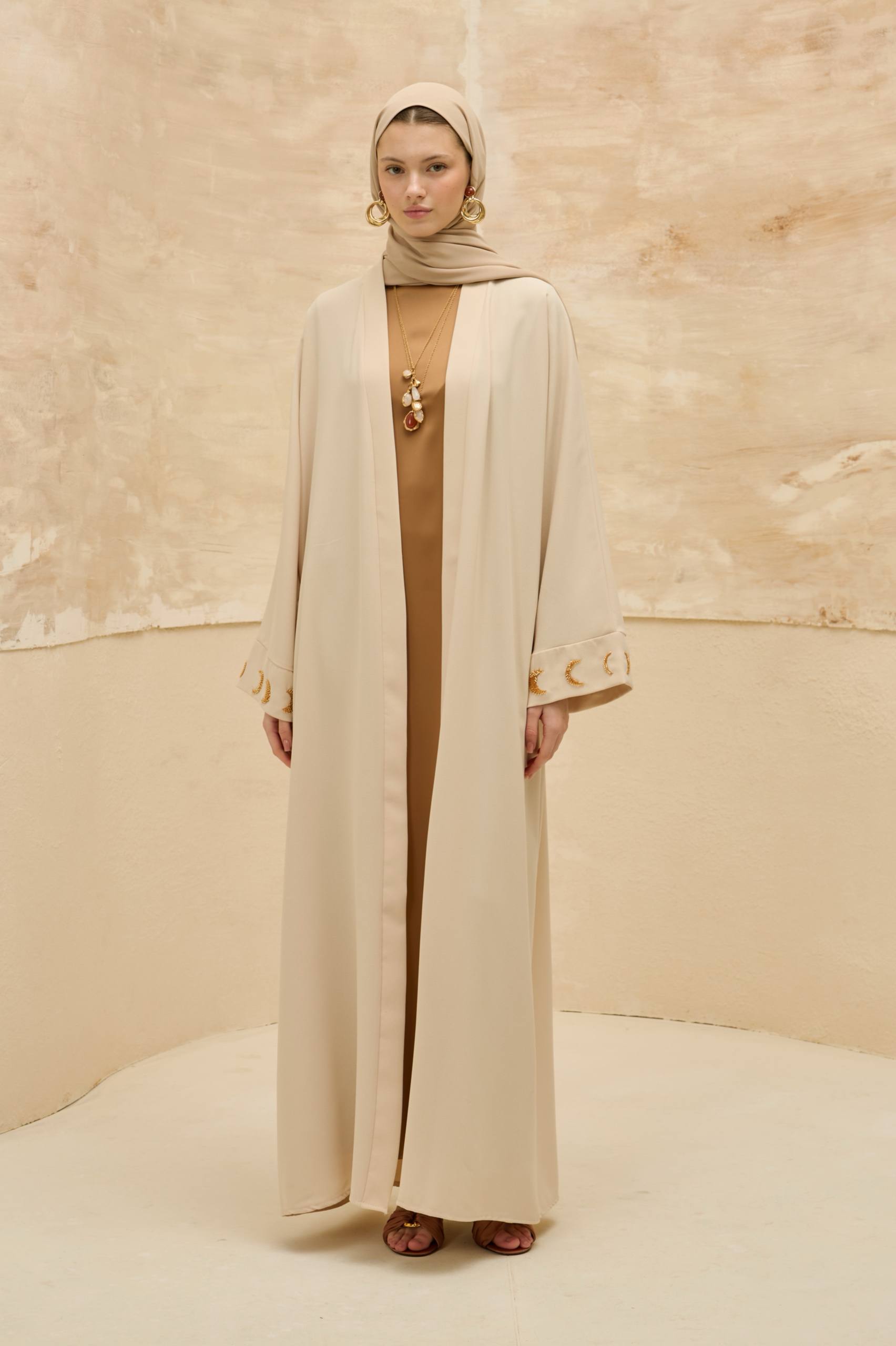 Lunar Halo | Ay Işıltılı Abaya