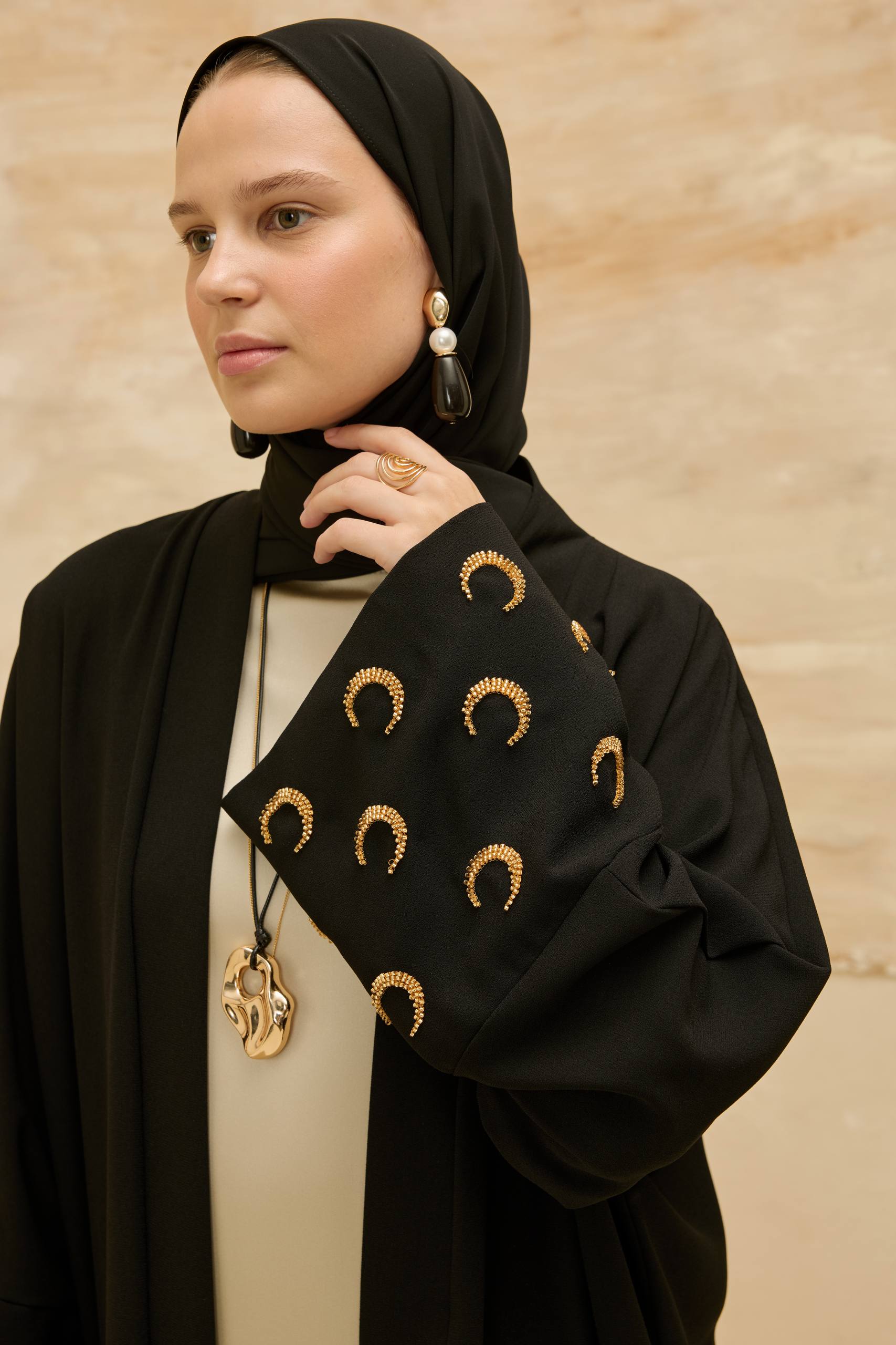 Ramadan Kareem | Hilal İşlemeli Abaya