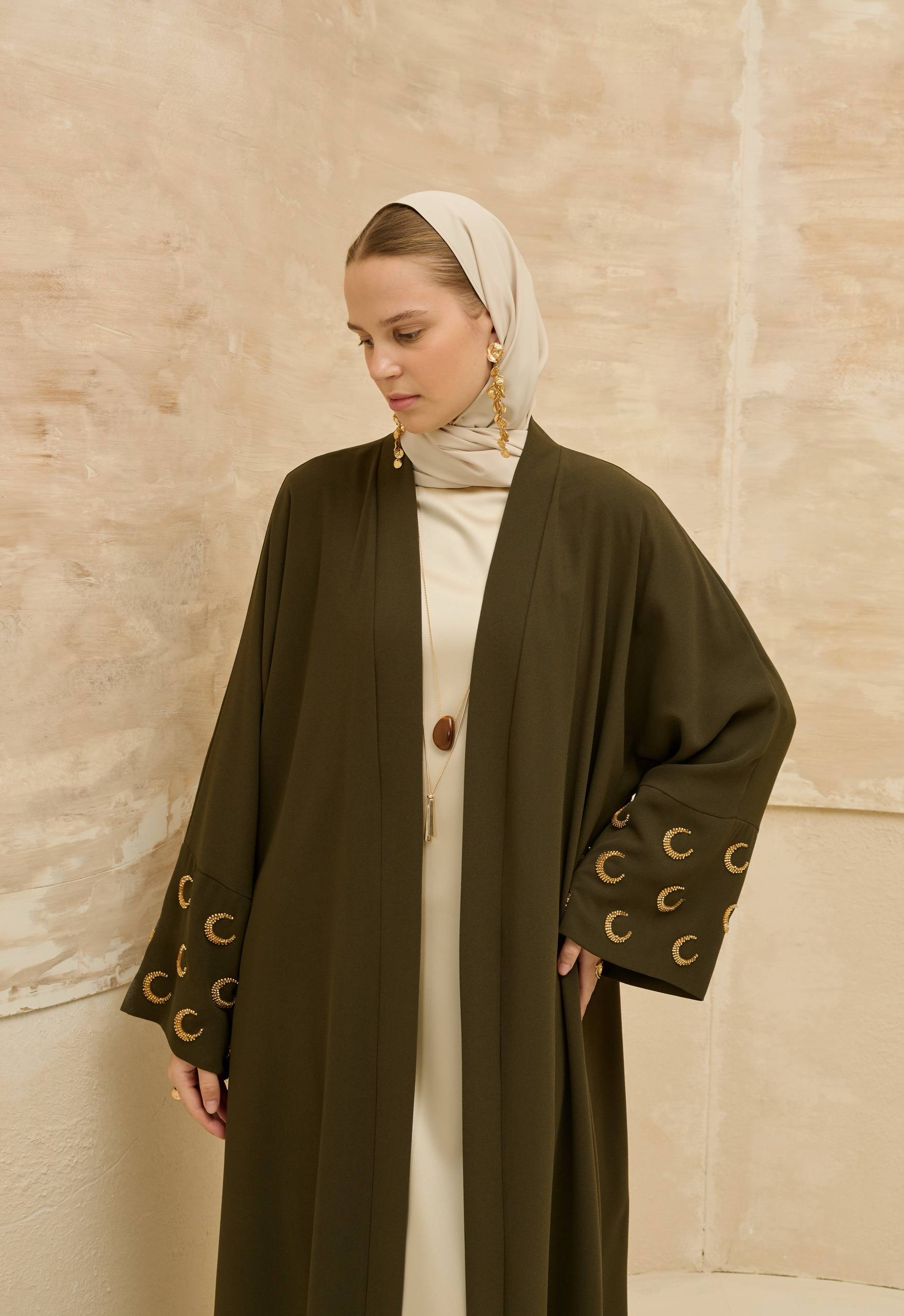 Ramadan Kareem | Hilal İşlemeli Abaya