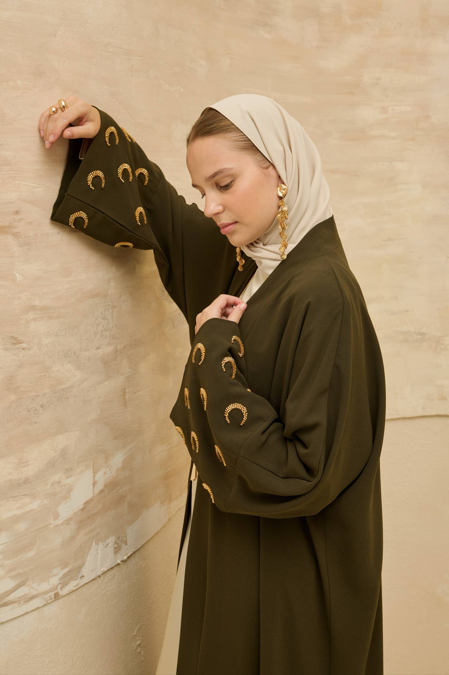 Ramadan Kareem | Hilal İşlemeli Abaya