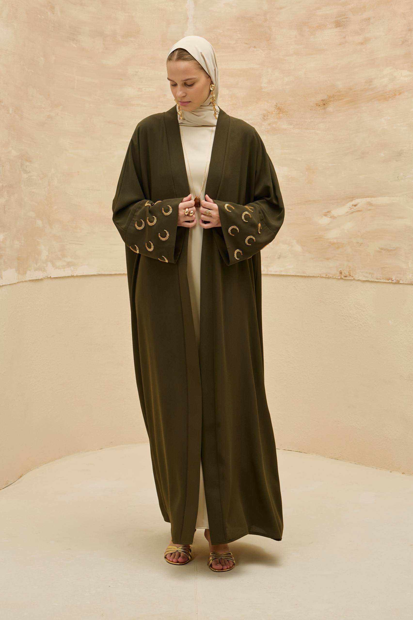 Ramadan Kareem | Hilal İşlemeli Abaya