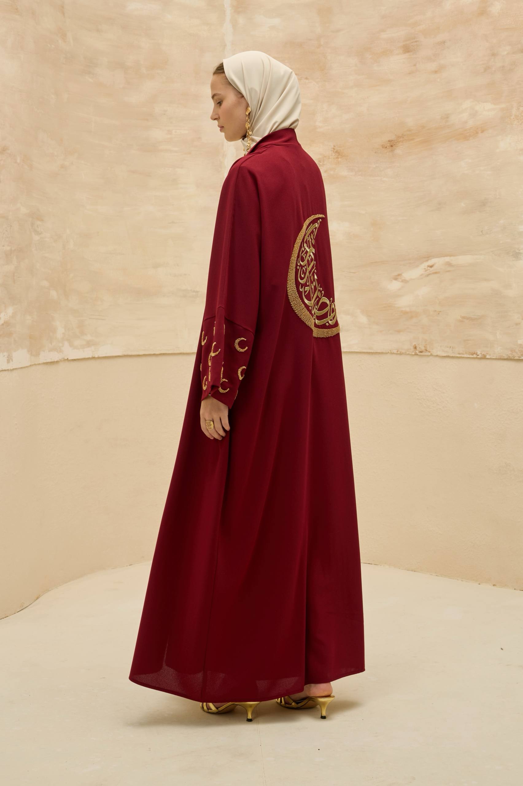 Ramadan Kareem | Hilal İşlemeli Abaya