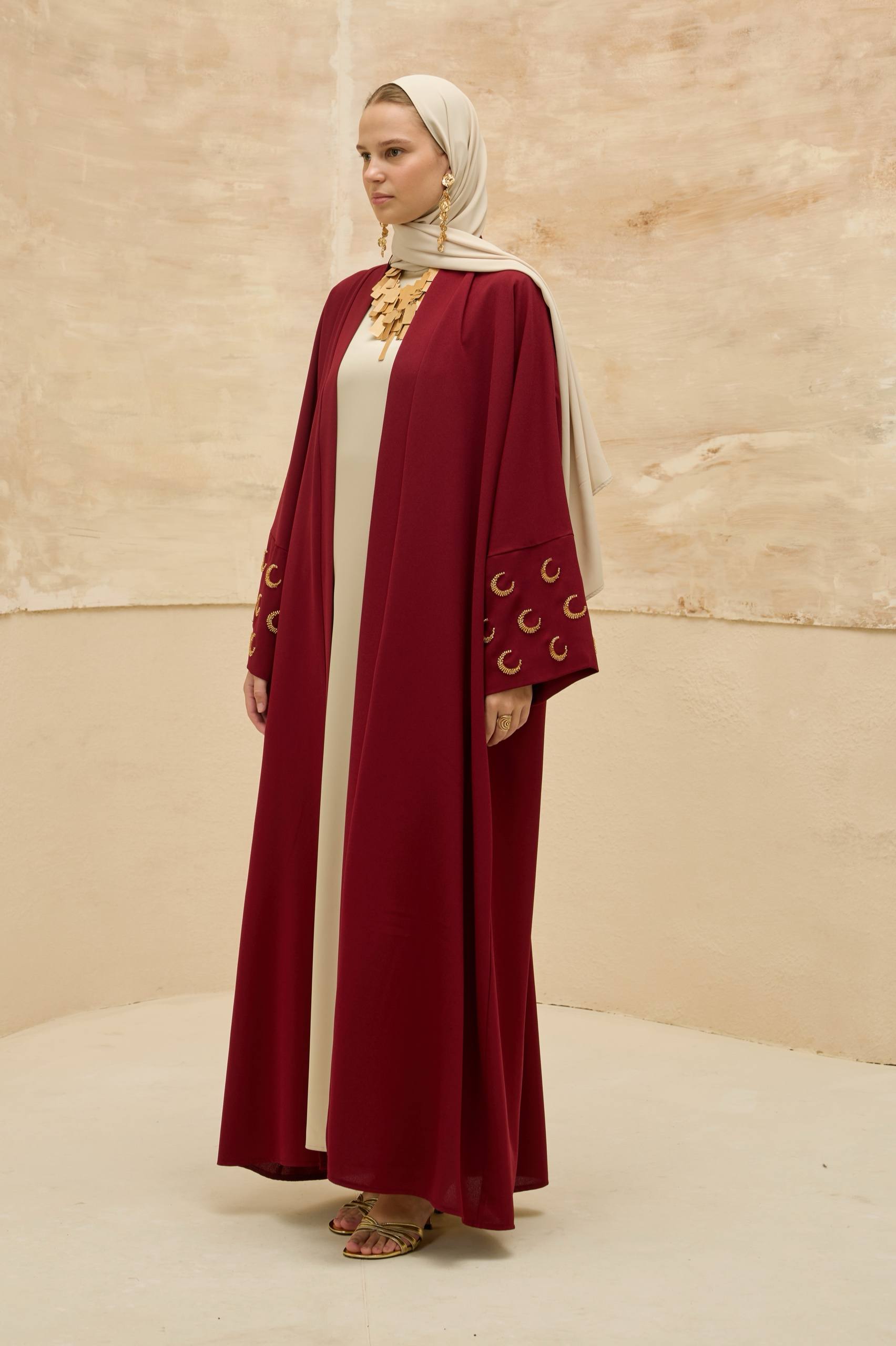 Ramadan Kareem | Hilal İşlemeli Abaya