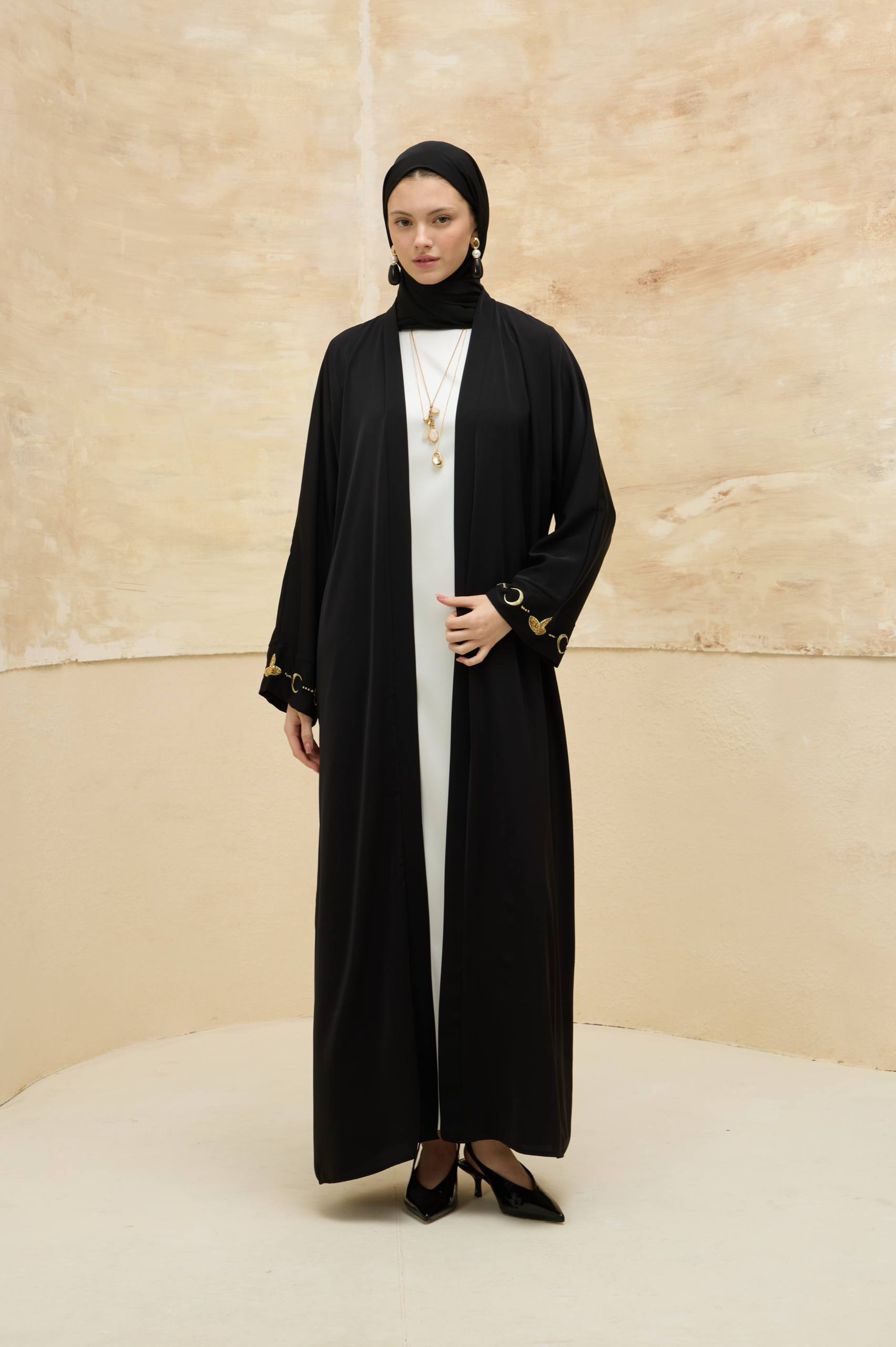 Ayla Işıltısı | Altın Hilal Nakışlı Abaya