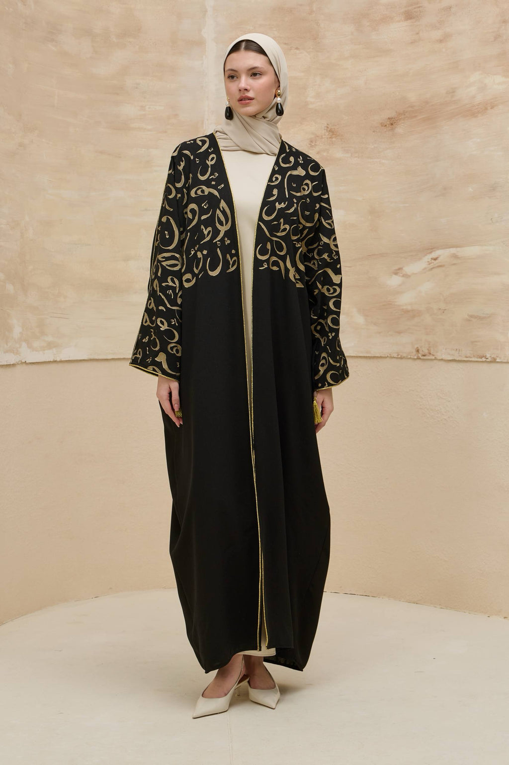 Orient Majesty | Oryantal Harf Detaylı Abaya