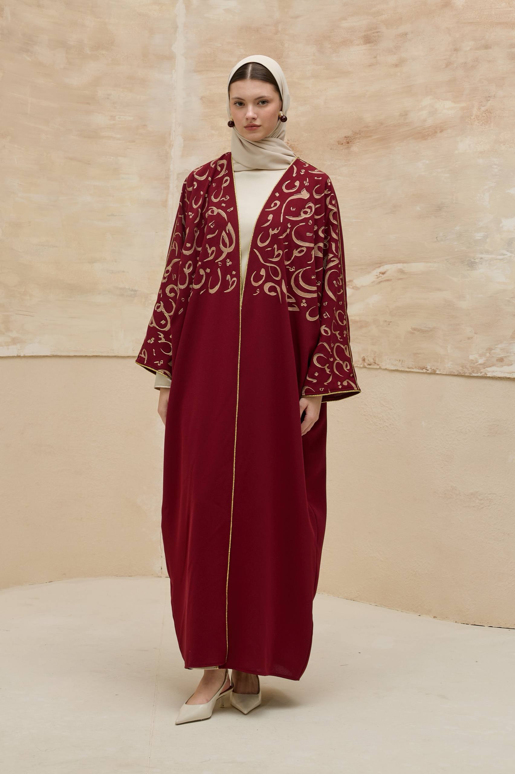 Orient Majesty | Oryantal Harf Detaylı Abaya