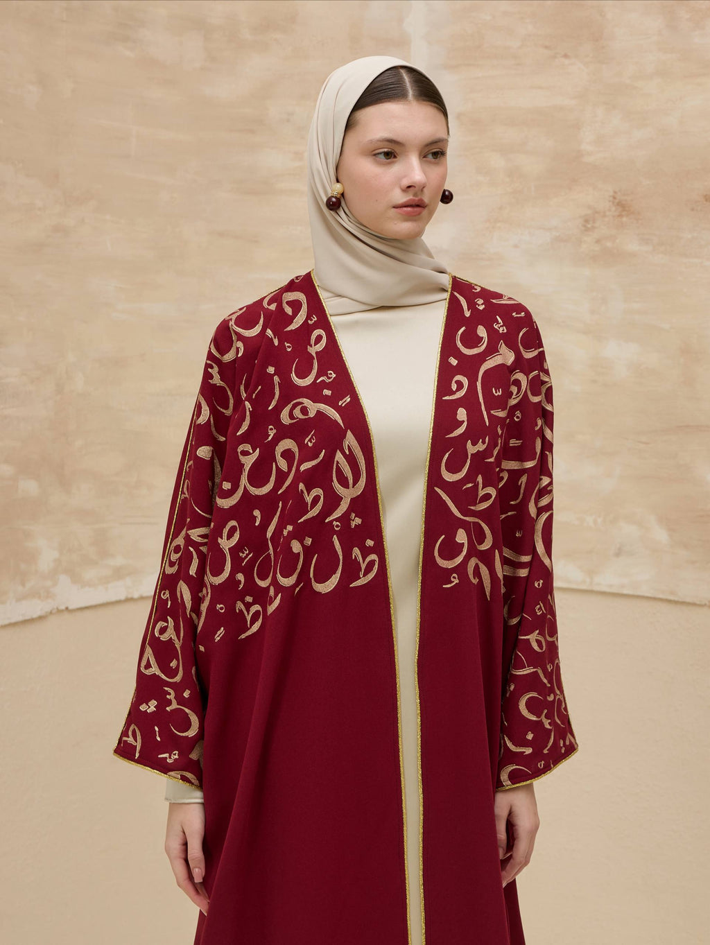 Orient Majesty | Oryantal Harf Detaylı Abaya