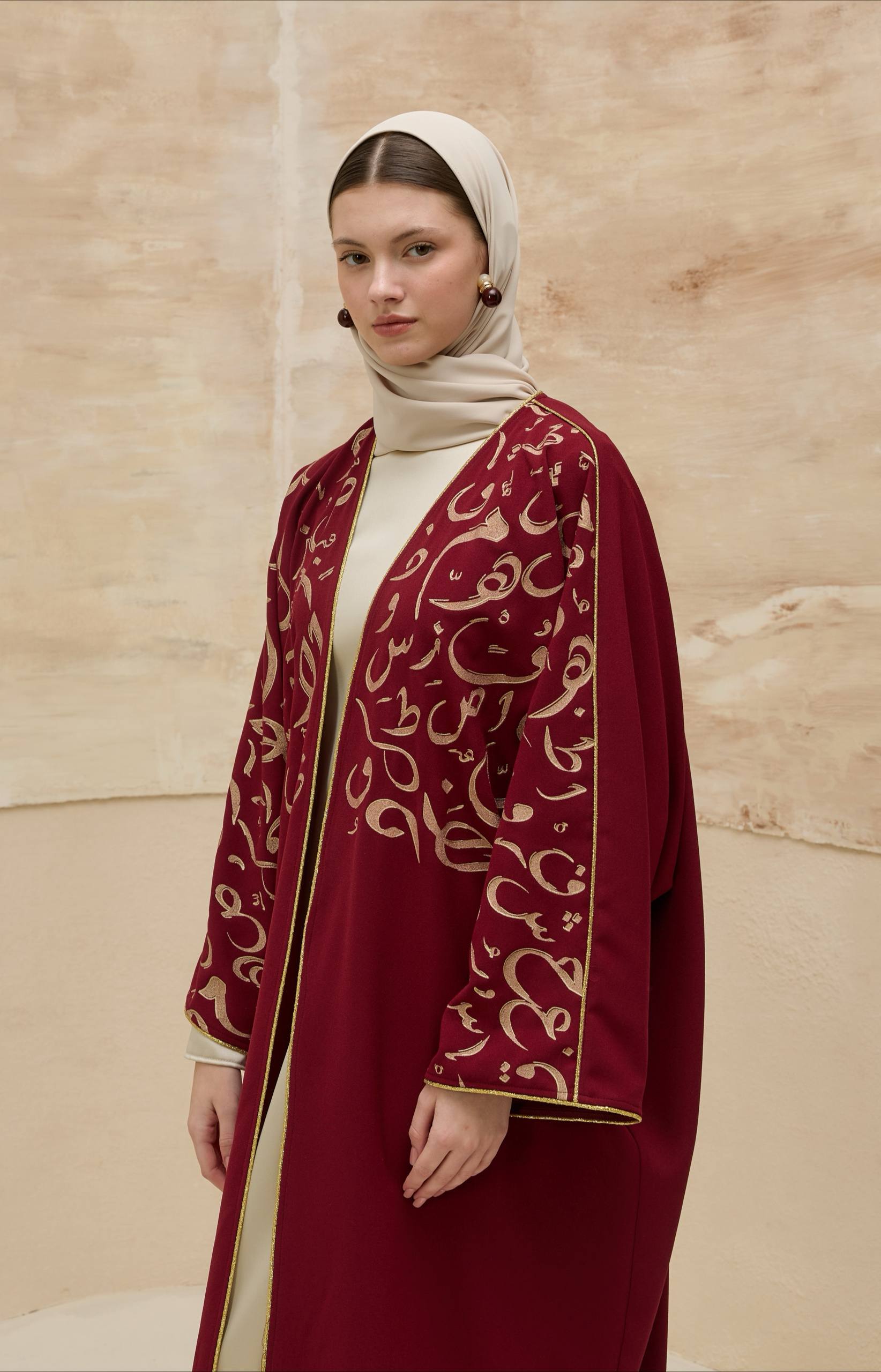 Orient Majesty | Oryantal Harf Detaylı Abaya