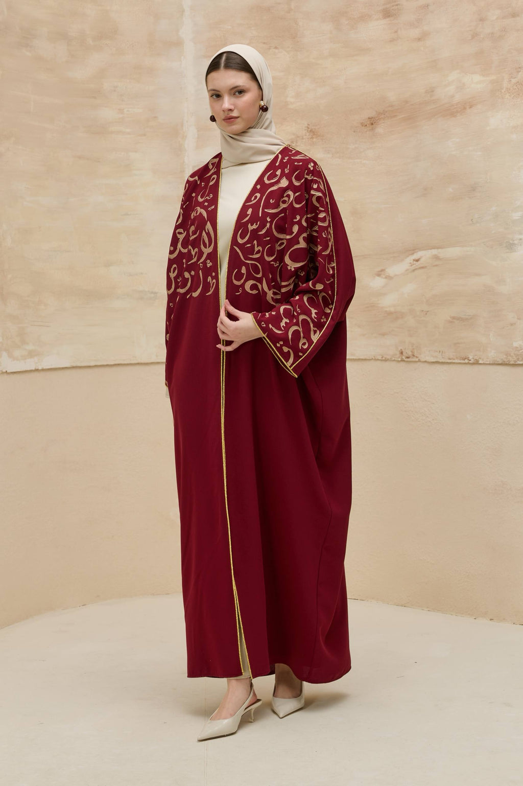 Orient Majesty | Oryantal Harf Detaylı Abaya