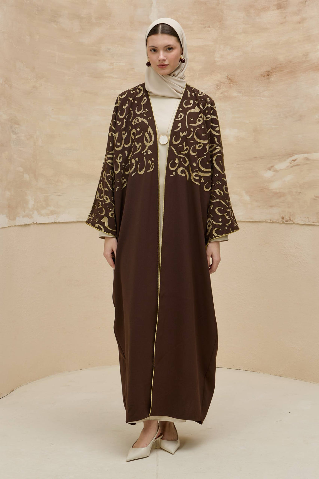 Orient Majesty | Oryantal Harf Detaylı Abaya