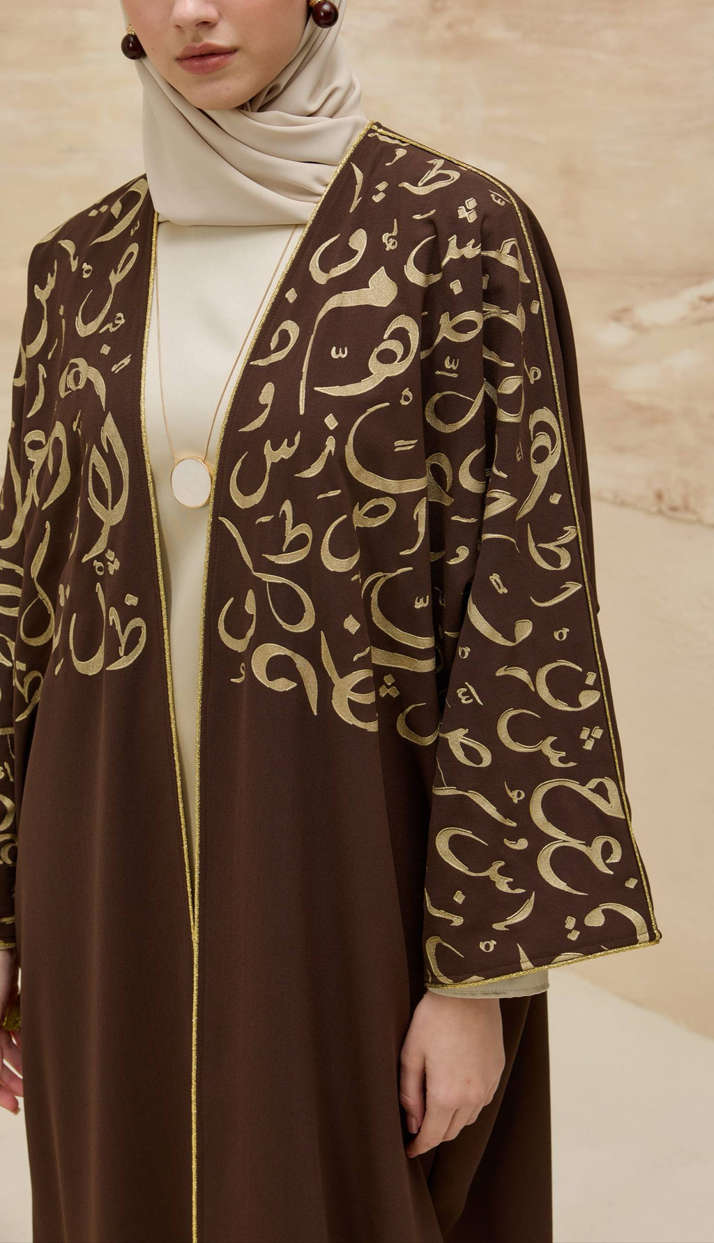Orient Majesty | Oryantal Harf Detaylı Abaya