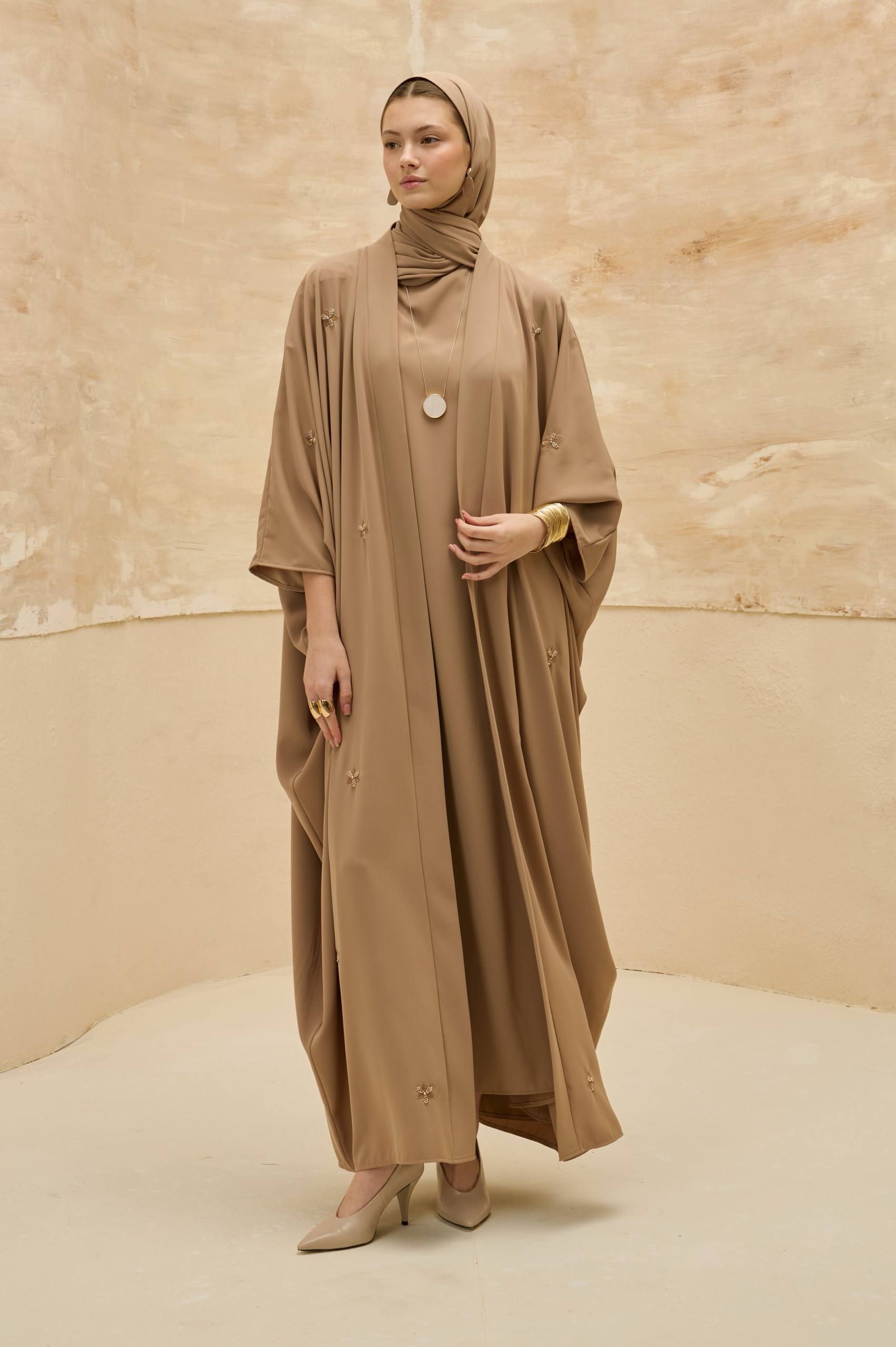 Celestia | Zarif Nakışlı Abaya Takımı