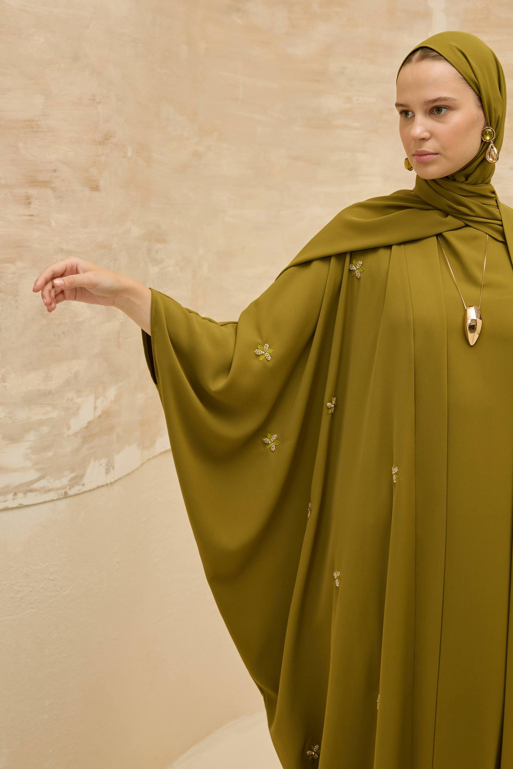 Celestia | Zarif Nakışlı Abaya Takımı