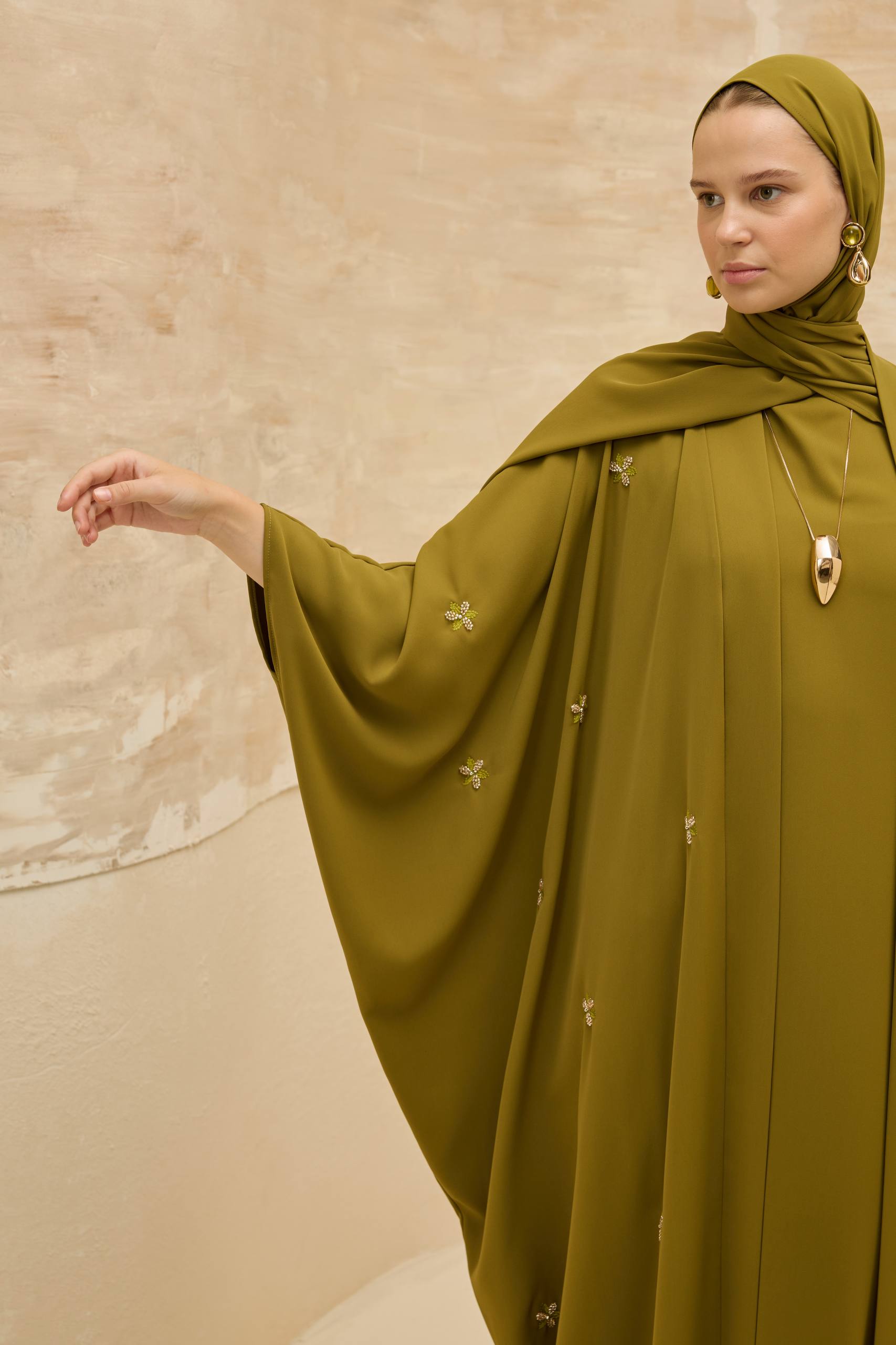 Celestia | Zarif Nakışlı Abaya Takımı
