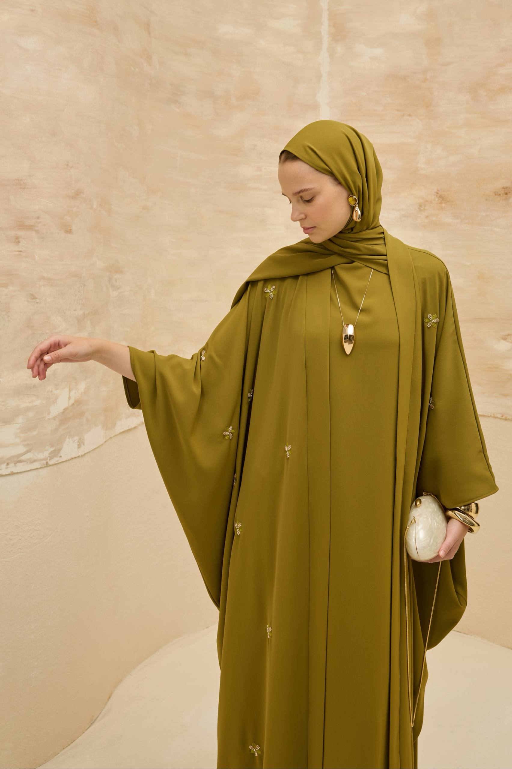 Celestia | Zarif Nakışlı Abaya Takımı