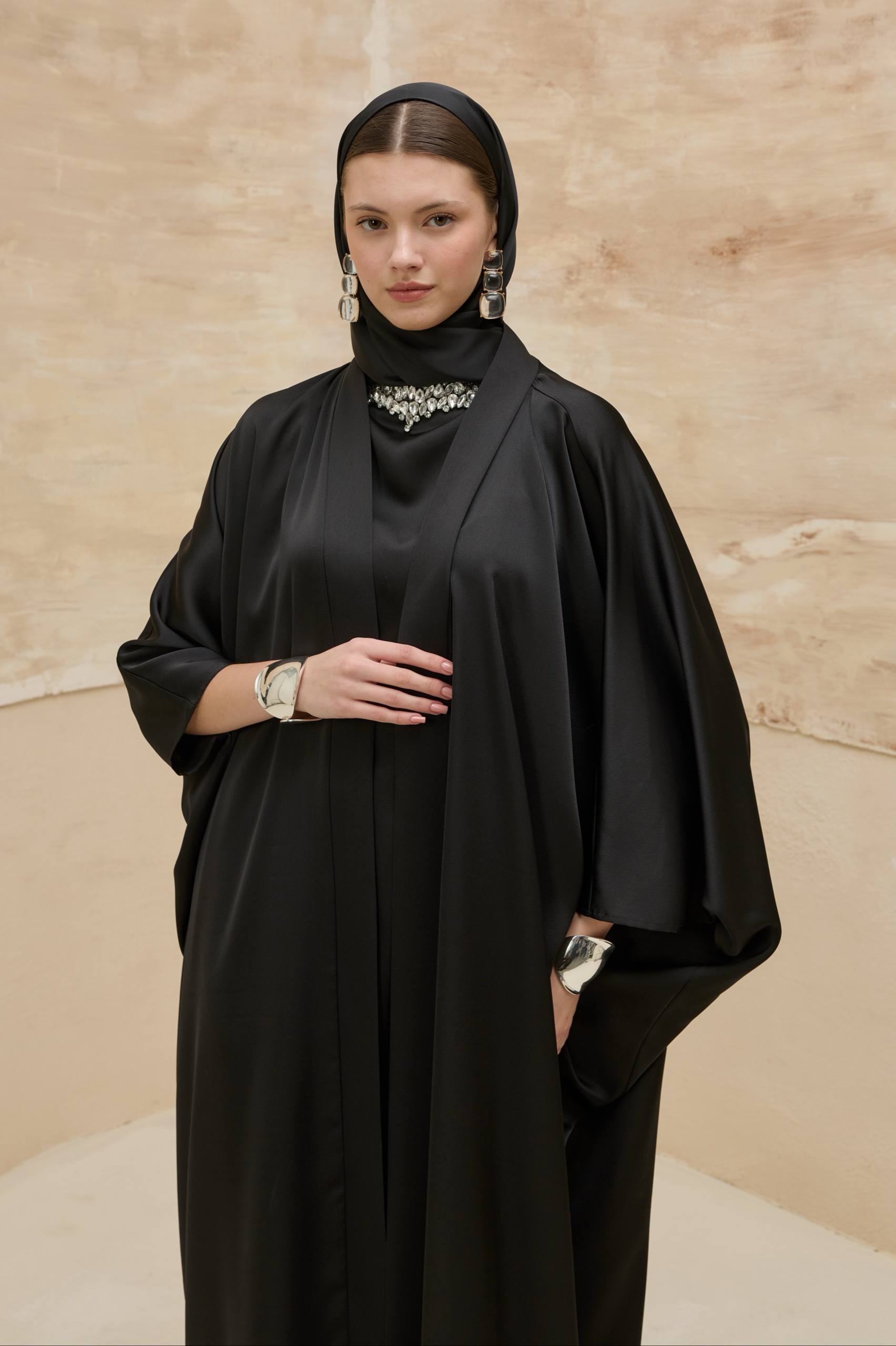 Crystal Veil | Taş Yaka Detaylı Abaya Takımı