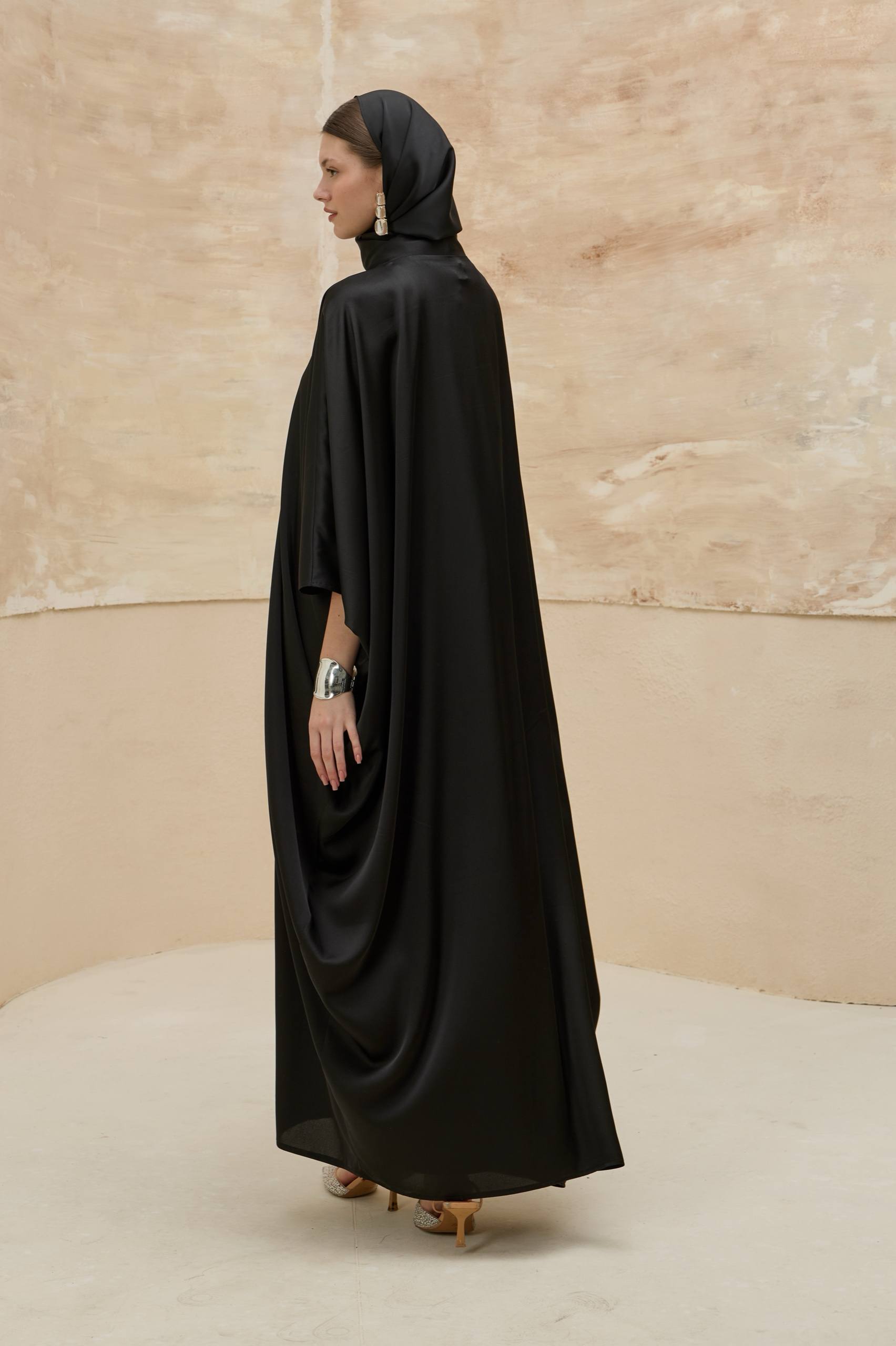 Crystal Veil | Taş Yaka Detaylı Abaya Takımı