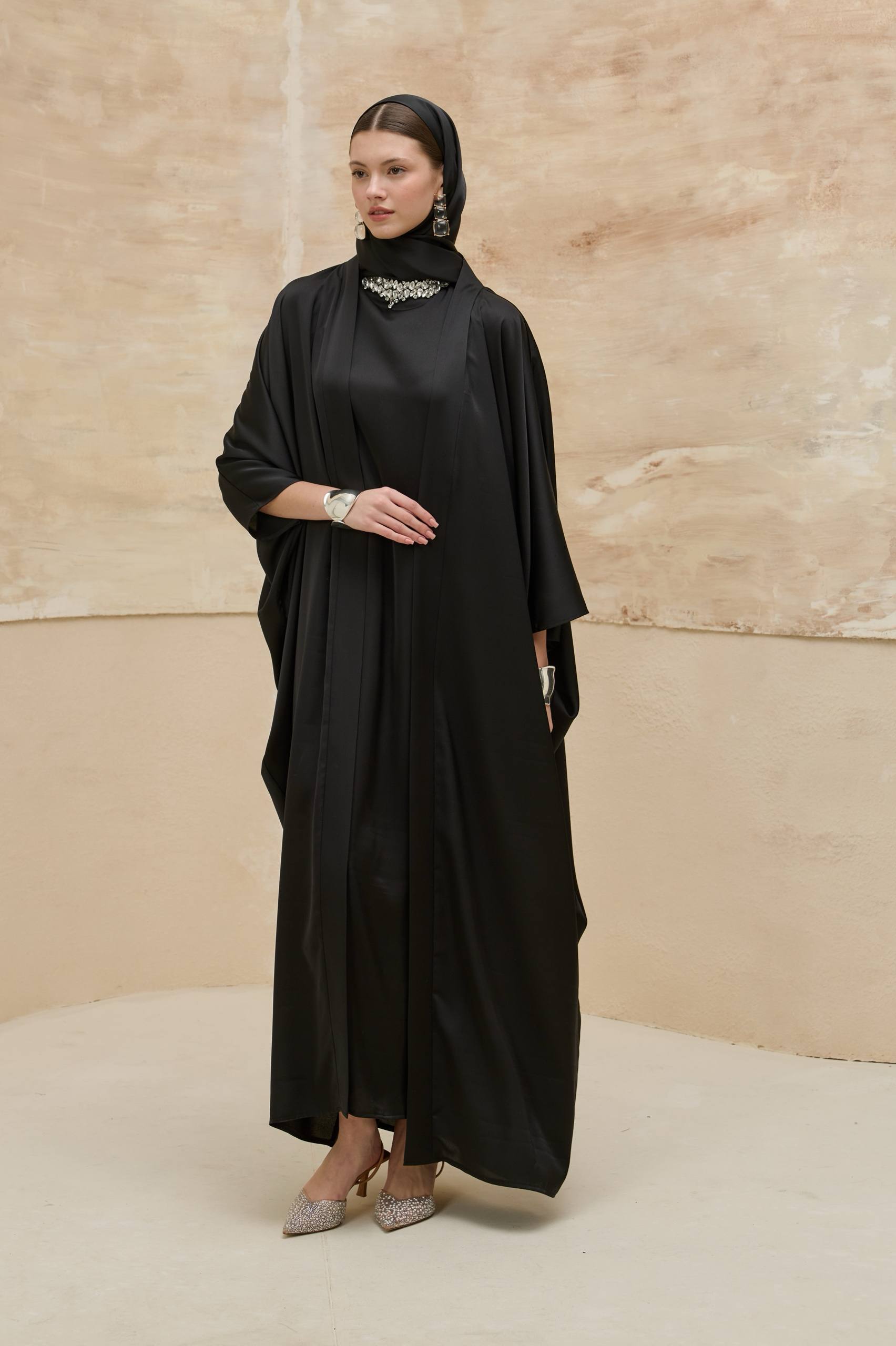 Crystal Veil | Taş Yaka Detaylı Abaya Takımı