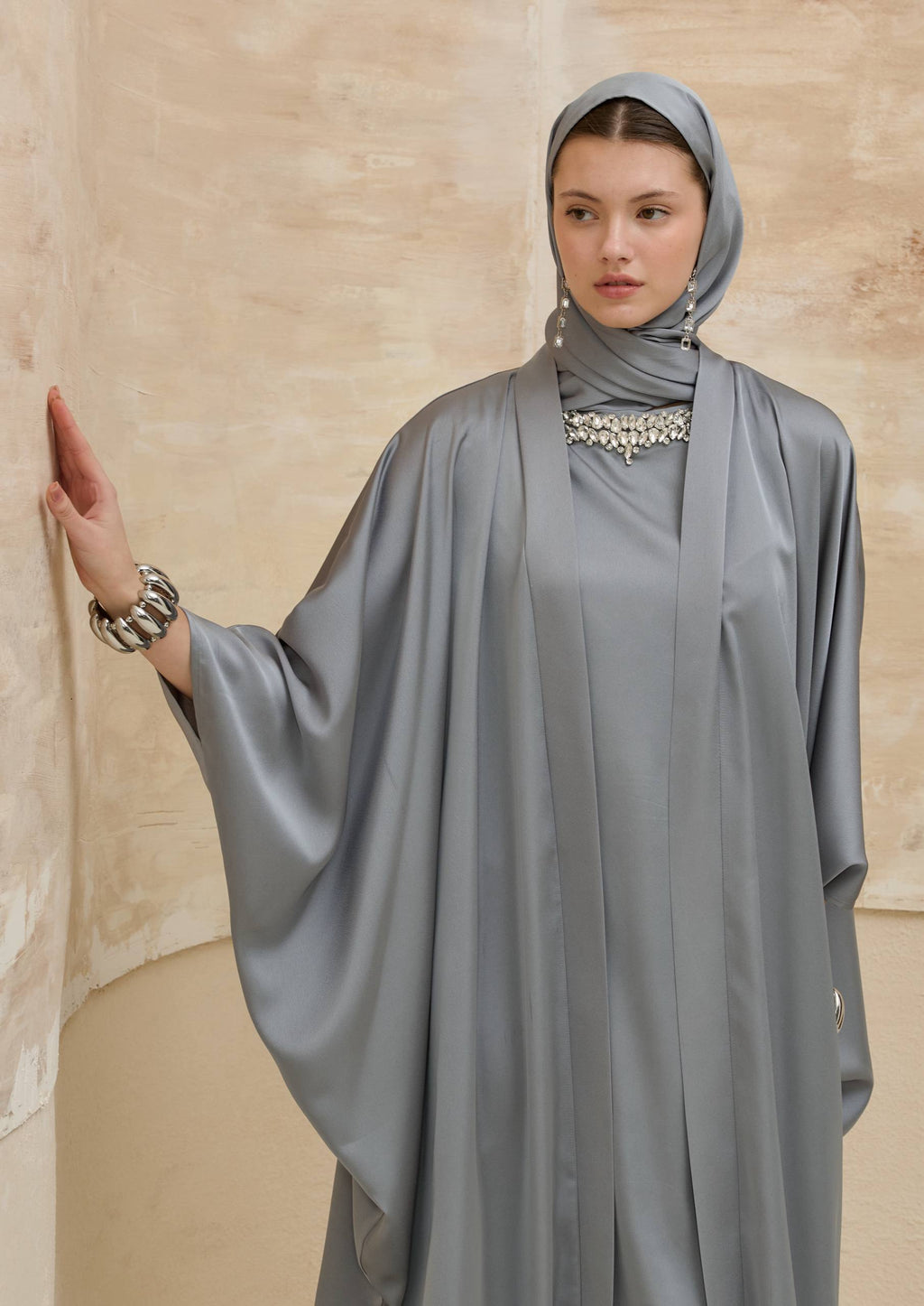 Crystal Veil | Taş Yaka Detaylı Abaya Takımı