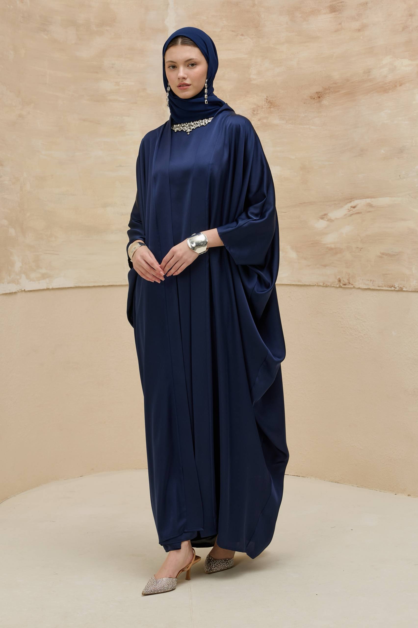 Crystal Veil | Taş Yaka Detaylı Abaya Takımı