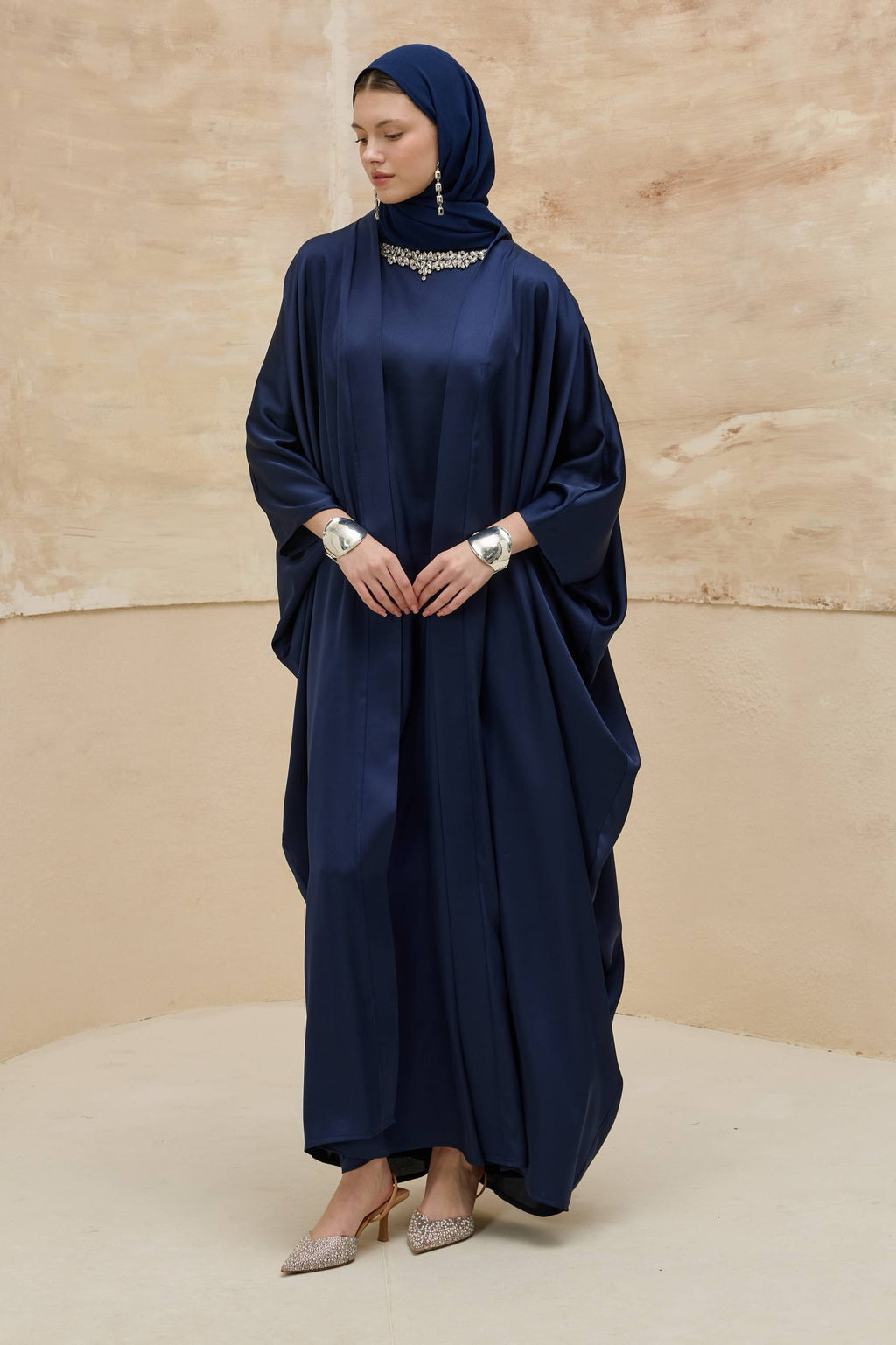 Crystal Veil | Taş Yaka Detaylı Abaya Takımı