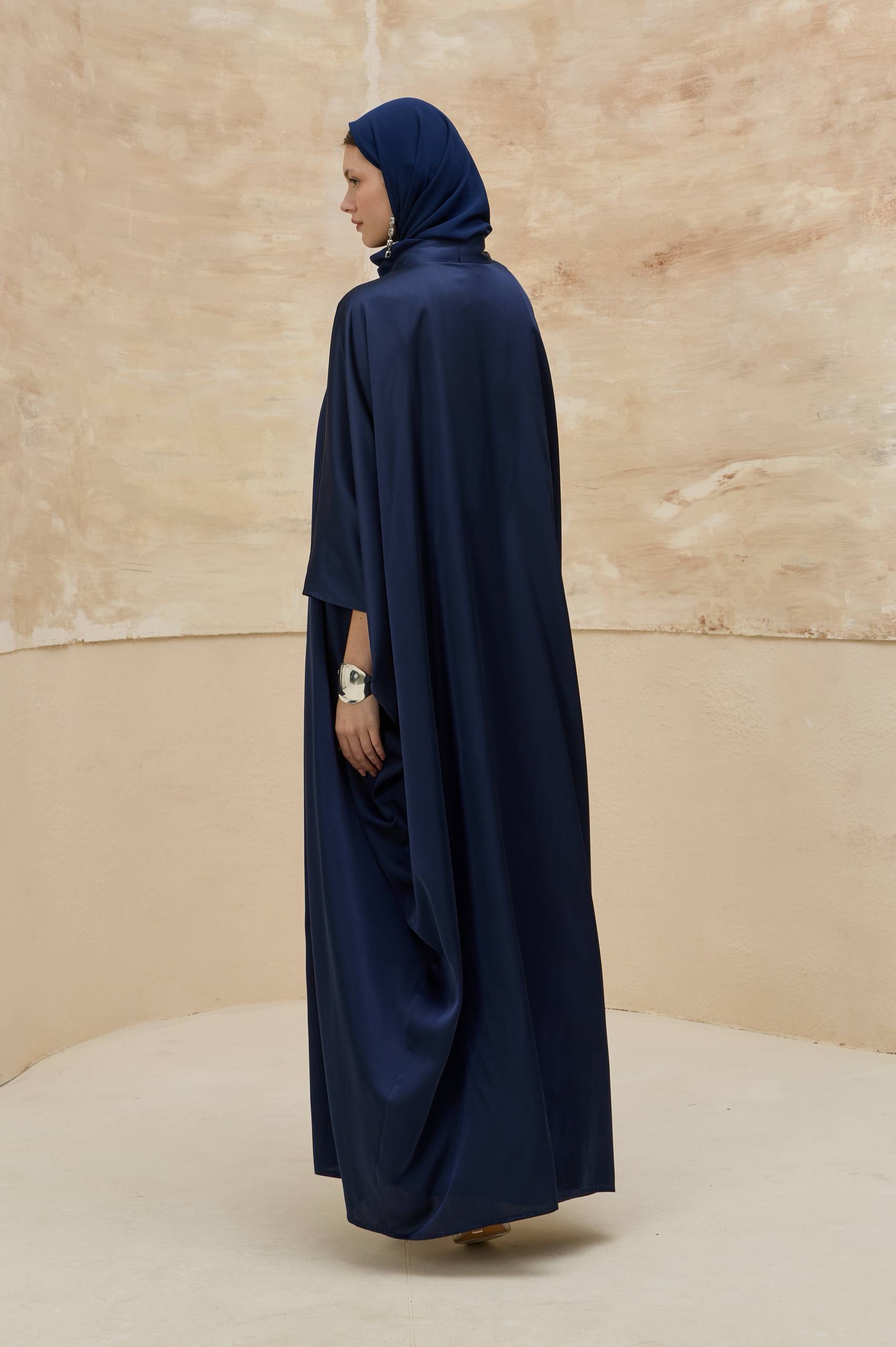Crystal Veil | Taş Yaka Detaylı Abaya Takımı
