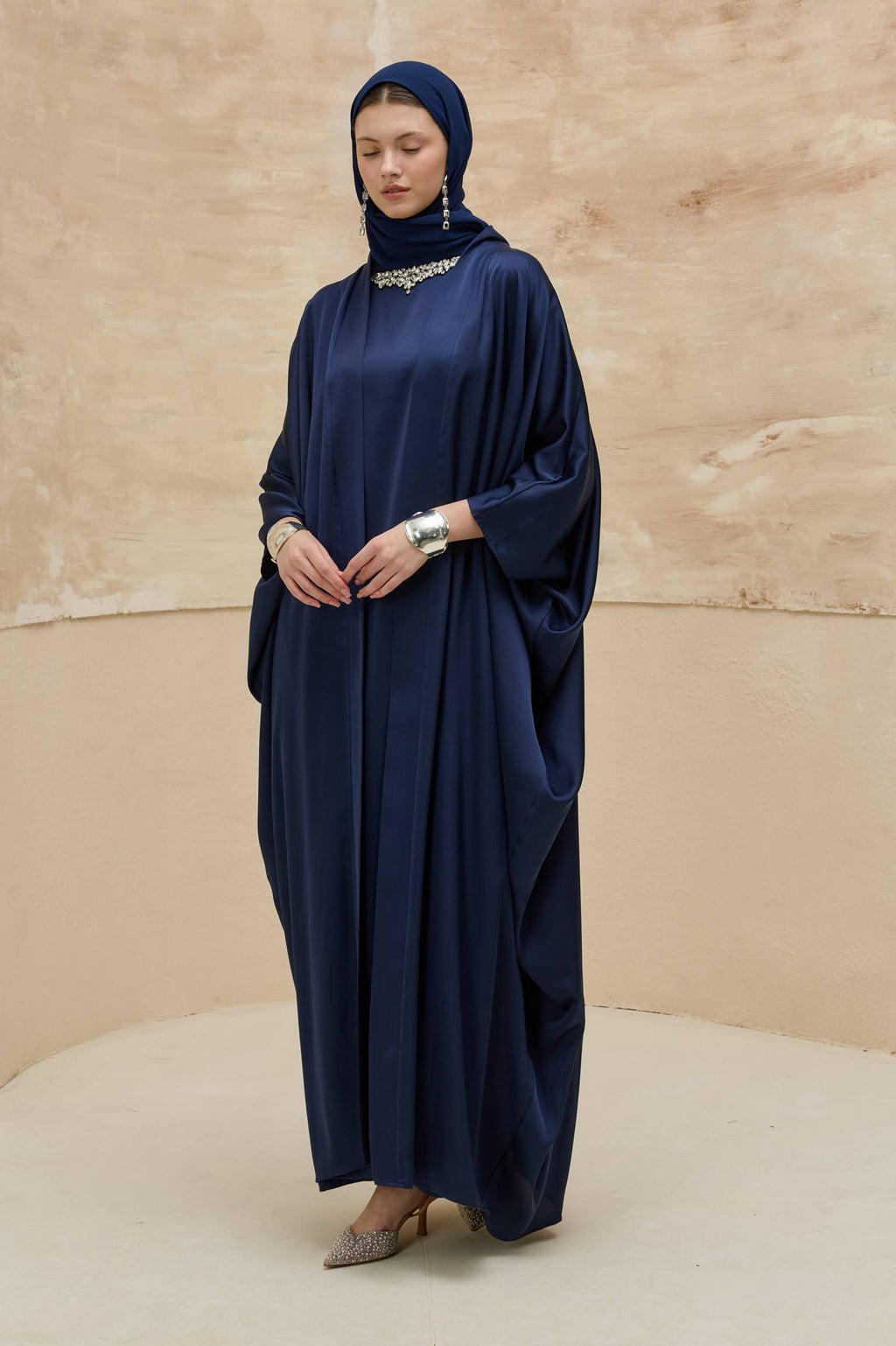 Crystal Veil | Taş Yaka Detaylı Abaya Takımı
