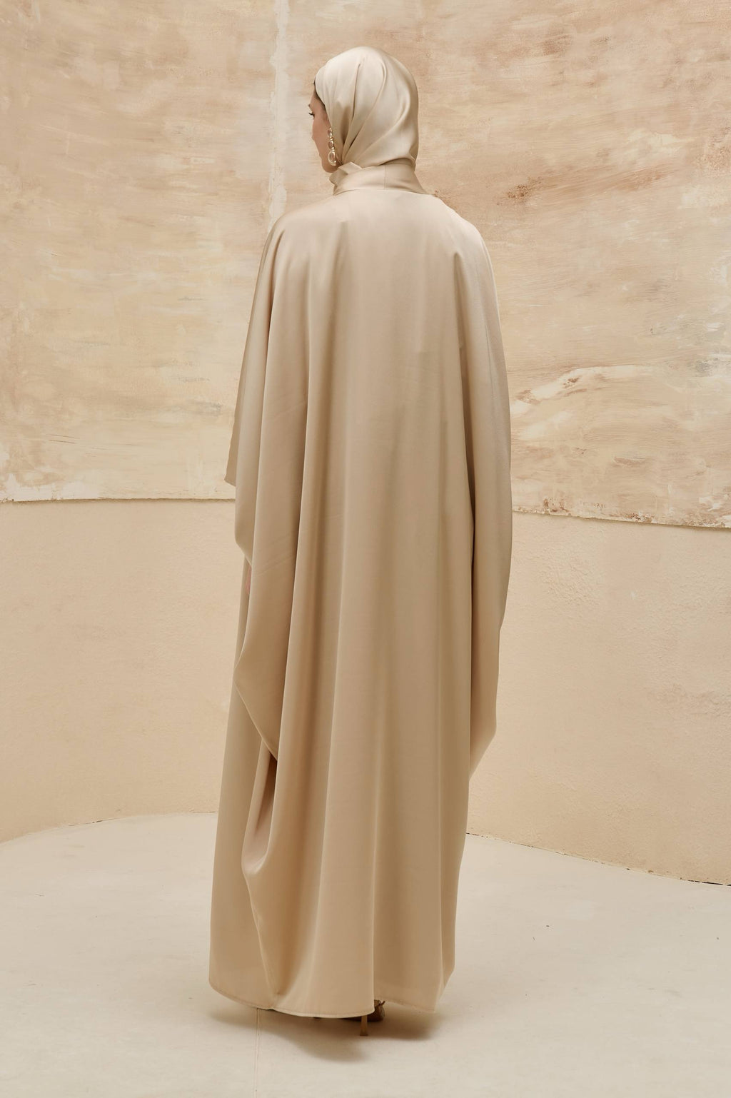 Crystal Veil | Taş Yaka Detaylı Abaya Takımı