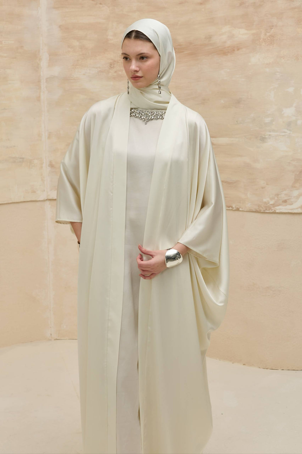 Crystal Veil | Taş Yaka Detaylı Abaya Takımı