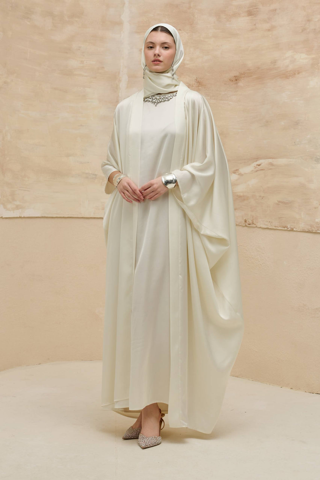 Crystal Veil | Taş Yaka Detaylı Abaya Takımı