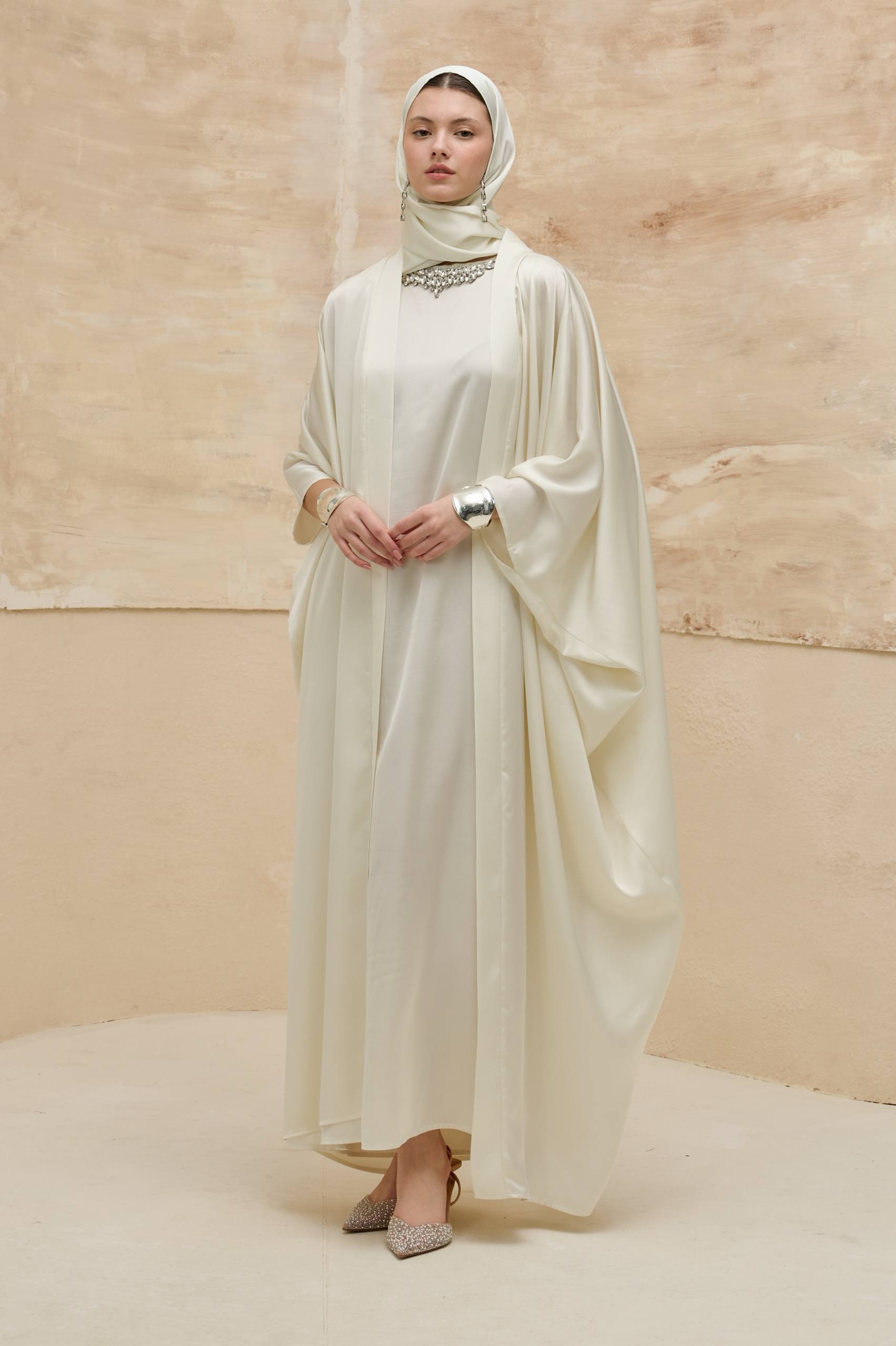 Crystal Veil | Taş Yaka Detaylı Abaya Takımı